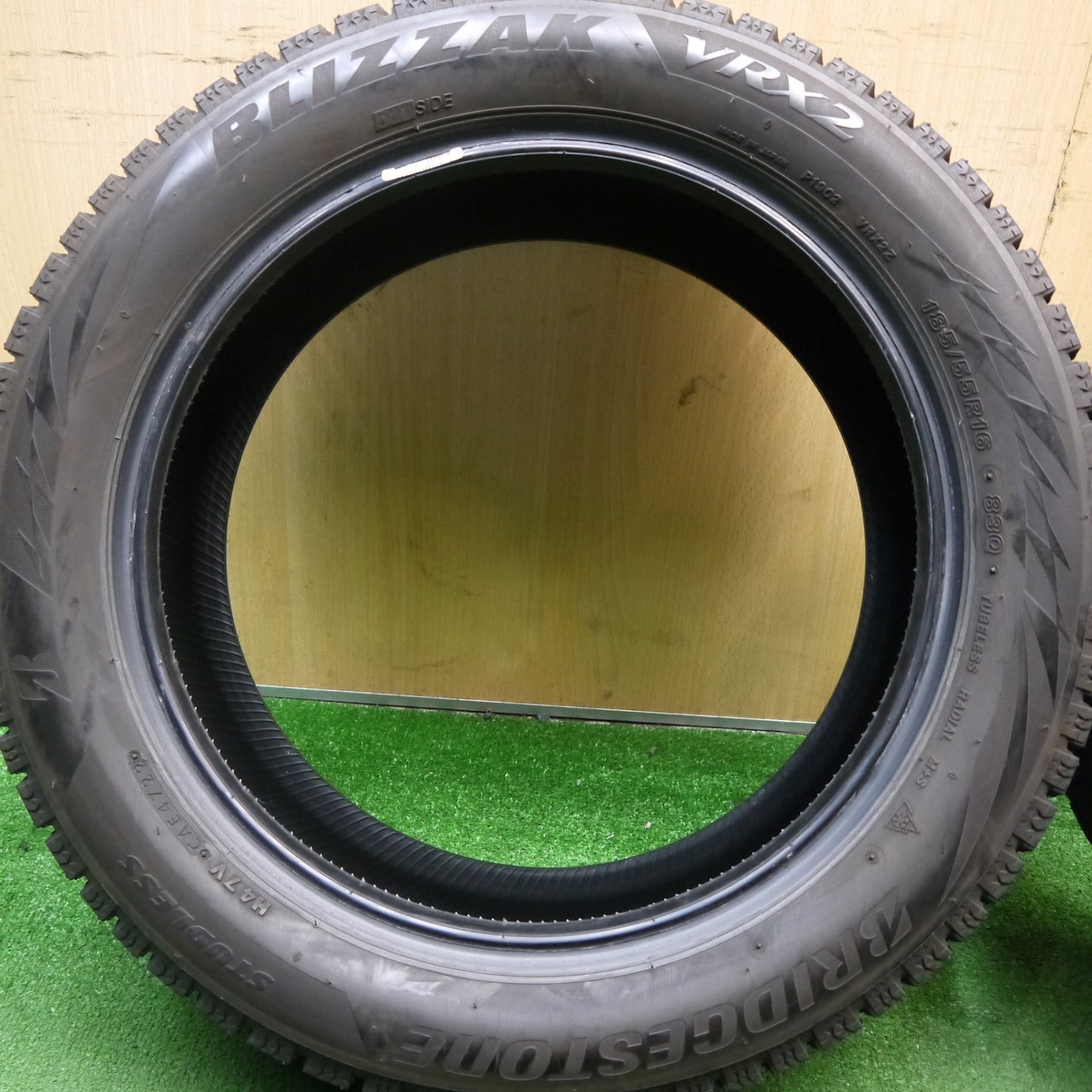 バリ溝！22年！9.5分★スタッドレス 185/55R16 ブリヂストン ブリザック VRX2 タイヤ 16インチ ヤリス フィット スイフト アクア 等★5070809Hスタ