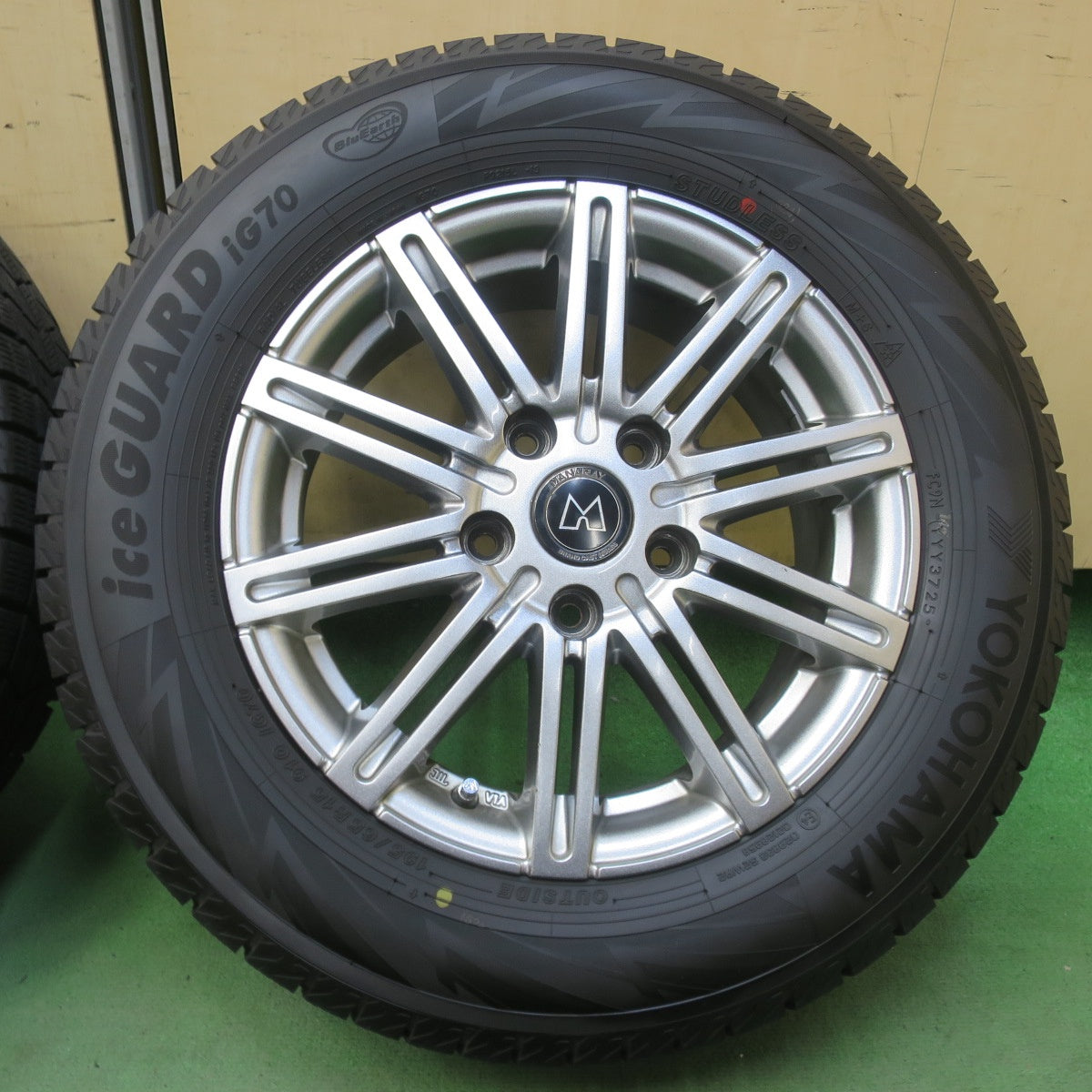 バリ溝！25年！キレイ！ほぼ10分★スタッドレス 195/65R15 ヨコハマ アイスガード iG70 MANARAY マナレイ 15インチ PCD114.3/5H★6041405イス