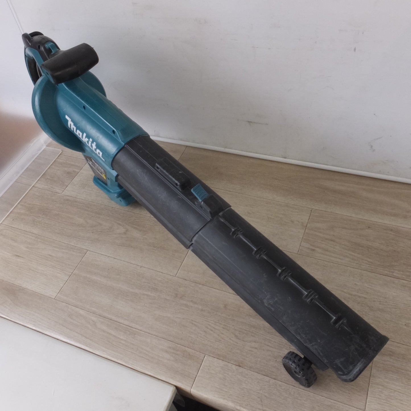 [送料無料] ★マキタ makita 充電式ブロワ集じん機 MUB187D 18V 本体のみ ダストバッグなし★