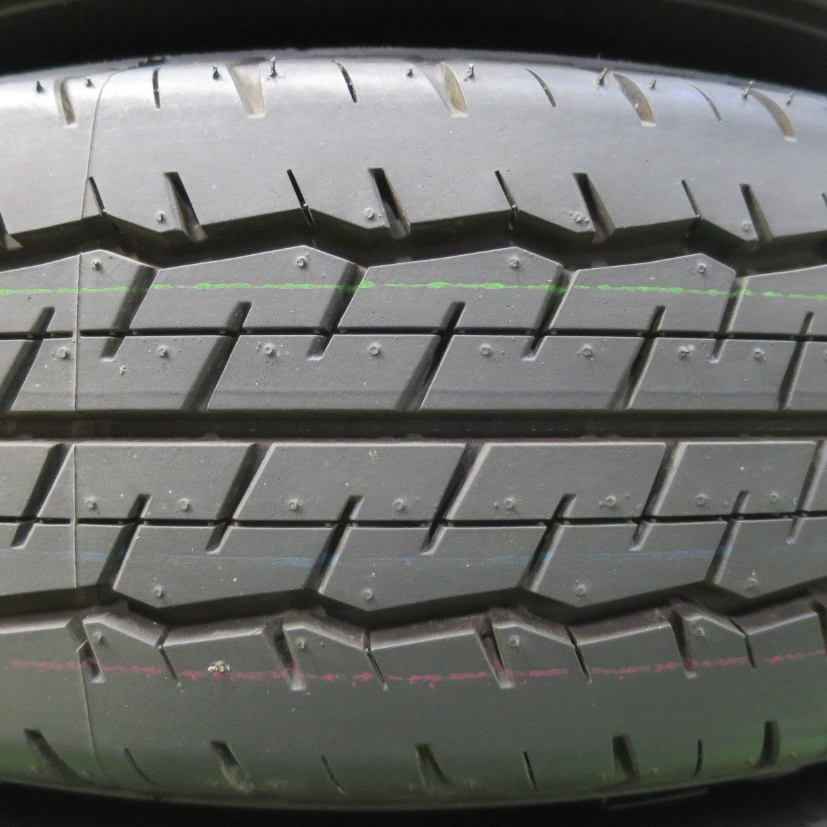 *送料無料* 新車外し！23年★トヨタ 200系 ハイエース 純正 スチール 195/80R15 107/105N ダンロップ SP175N 15インチ PCD139.7/6H★4072207イノ