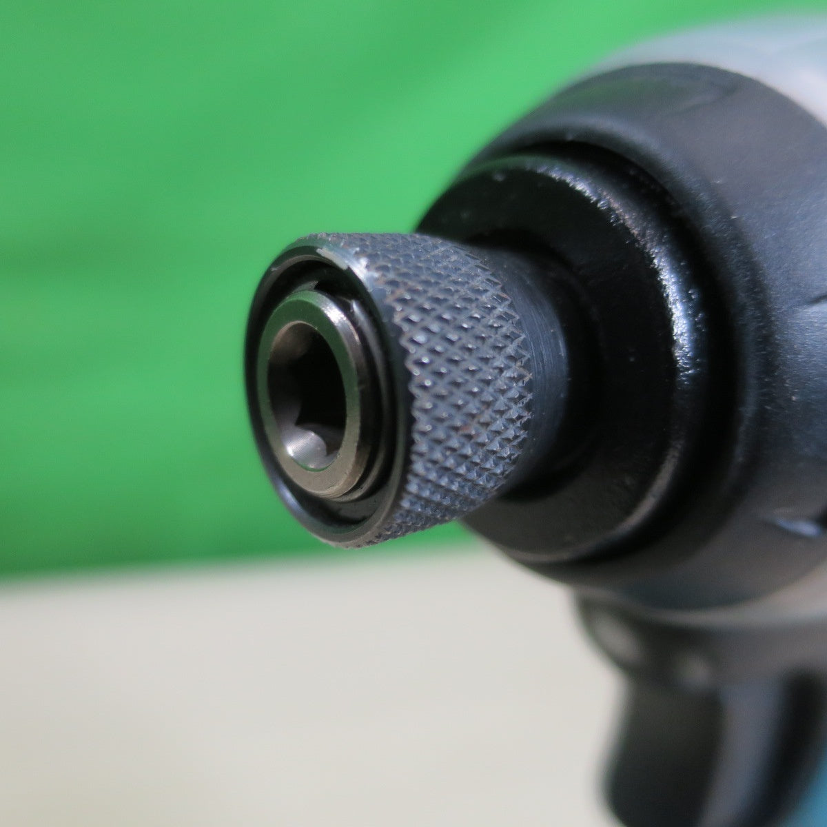 [送料無料] キレイ☆マキタ 充電式 インパクトドライバ TD146DX 電動 工具 makita 18V 充電器 DC18WC ケース付き☆