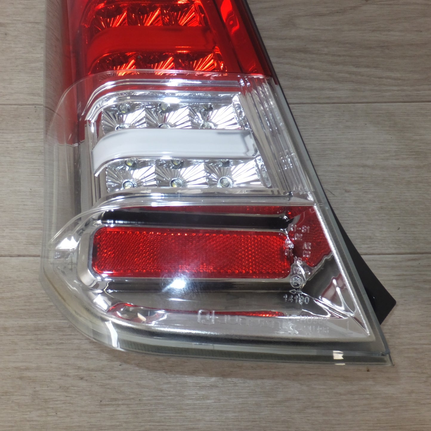 [送料無料] ★JUNYAN スズキ SUZUKI ワゴンR MH23S テールライト LT-HU588 左★