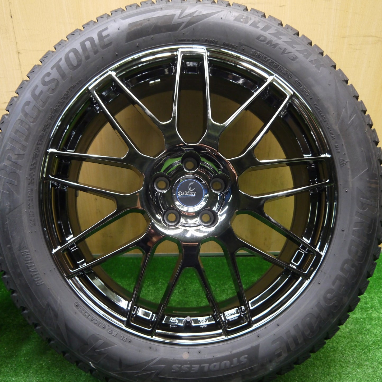 センサー付！バリ溝！24年！キレイ！9.5分以上★レクサス 等 235/55R20 スタッドレス ブリヂストン ブリザック DM-V3 Delmore デルモア 20インチ PCD114.3/5H★5103106Hス