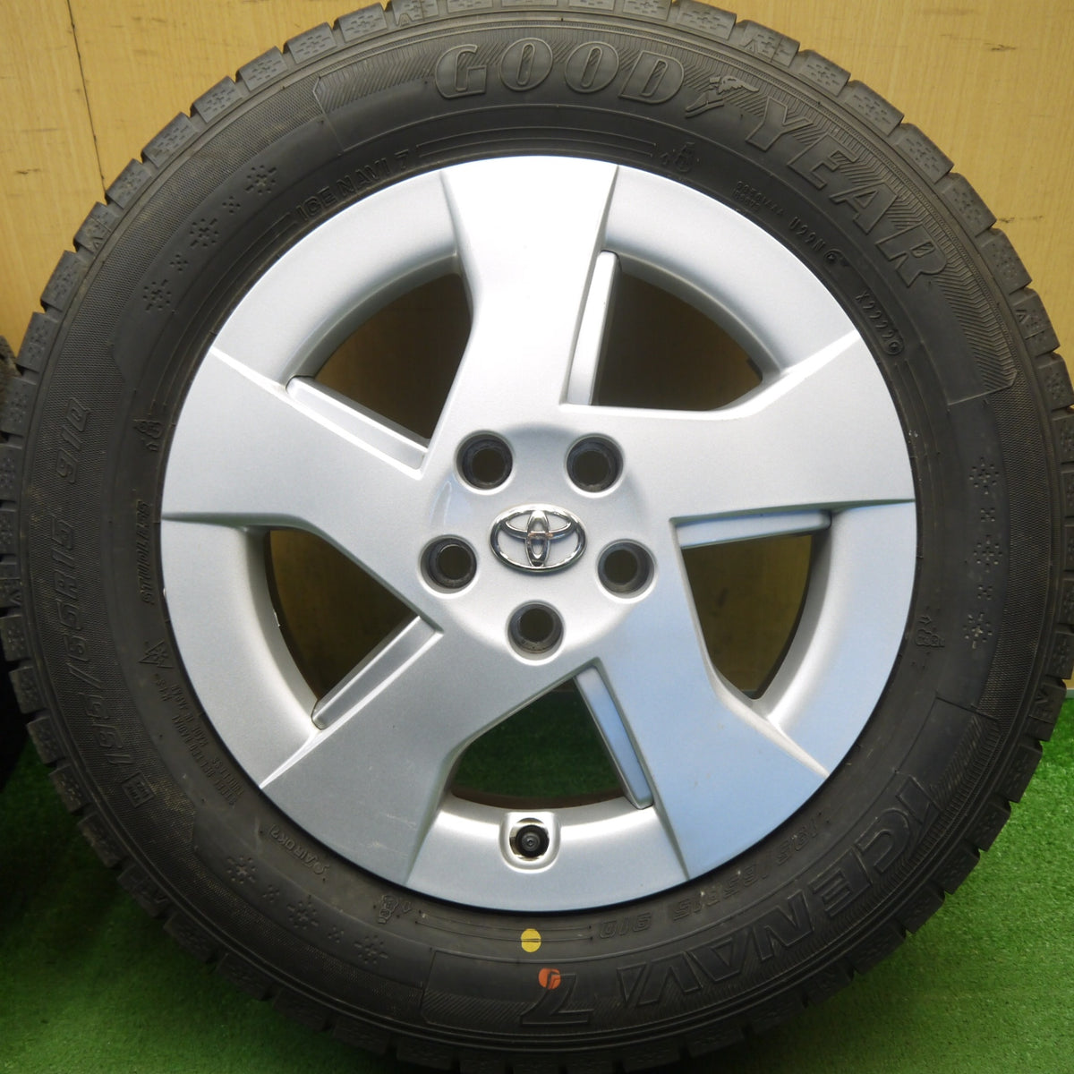 バリ溝！22年！9分◎トヨタ 30系 プリウス 純正 195/65R15 スタッドレス グッドイヤー アイスナビ7 15インチ PCD100/5H◎6091403Hス