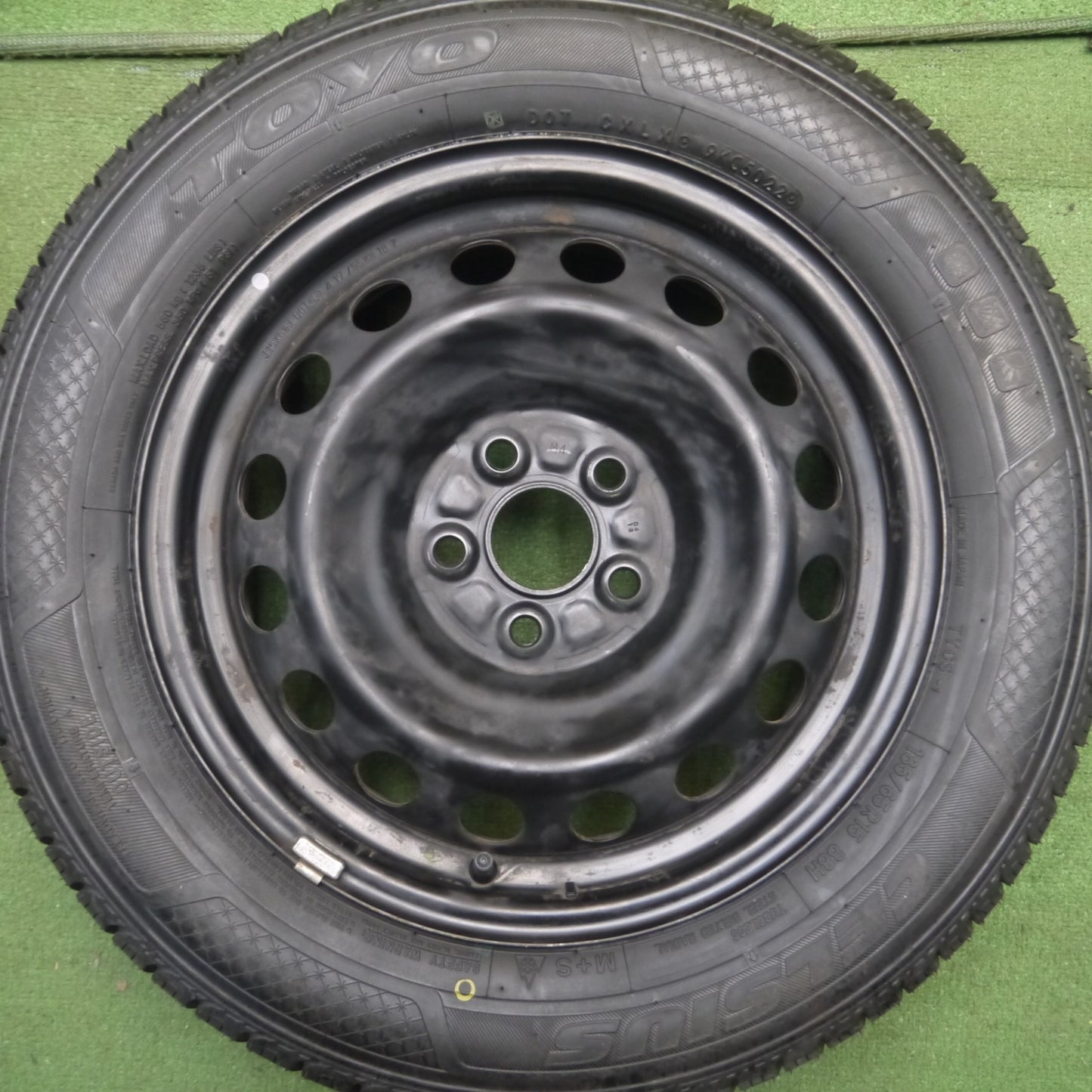 *送料無料* タイヤのみ未使用！22年★スタッドレス 185/65R15 トーヨー セルシアス スチール ホイール 15インチ PCD100/5H★4031310Hス