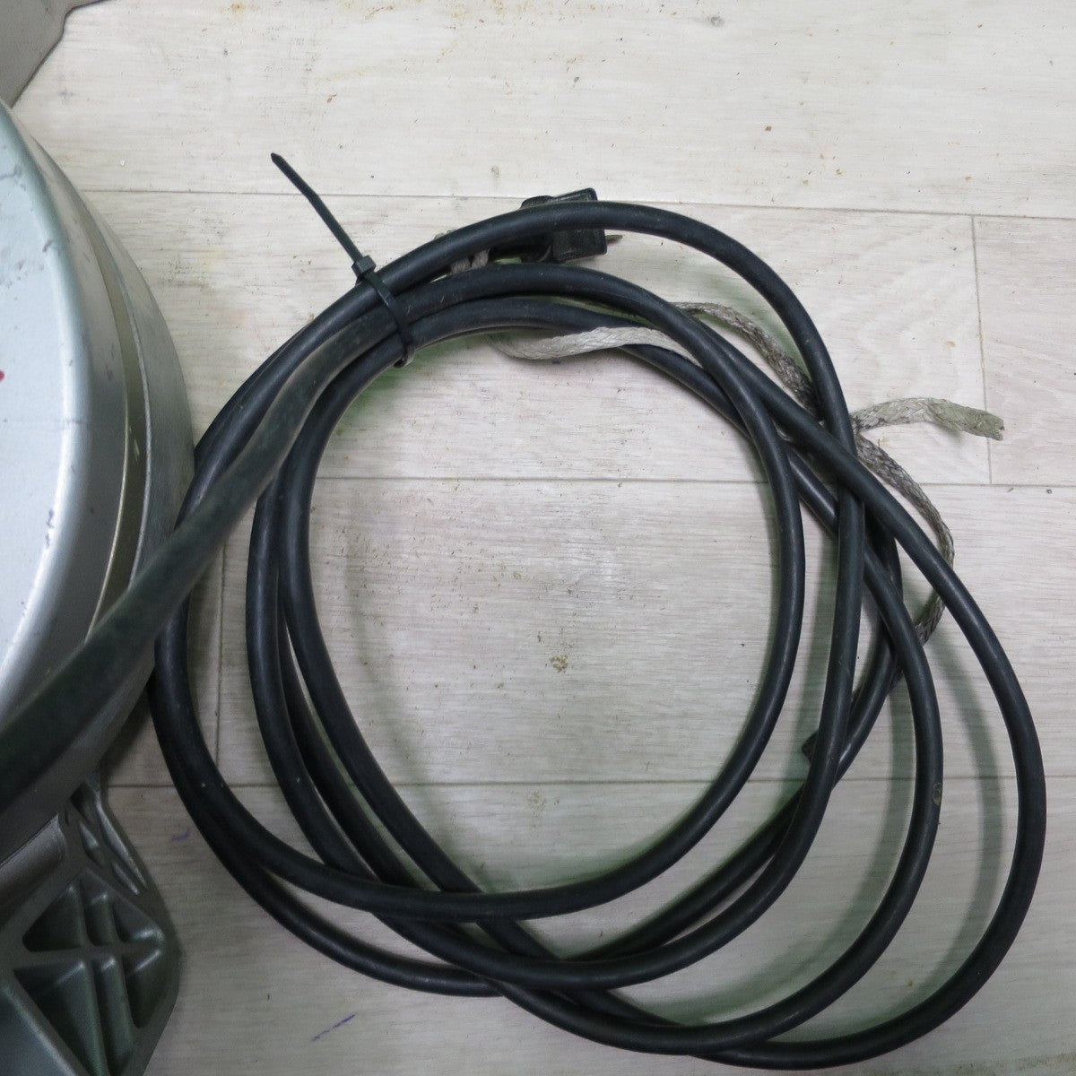 [送料無料] ☆日立工機 380mm ブレーキ付 卓上 丸のこ 100V C15FB 丸鋸 丸ノコ マルノコ 切断機 電動 工具☆
