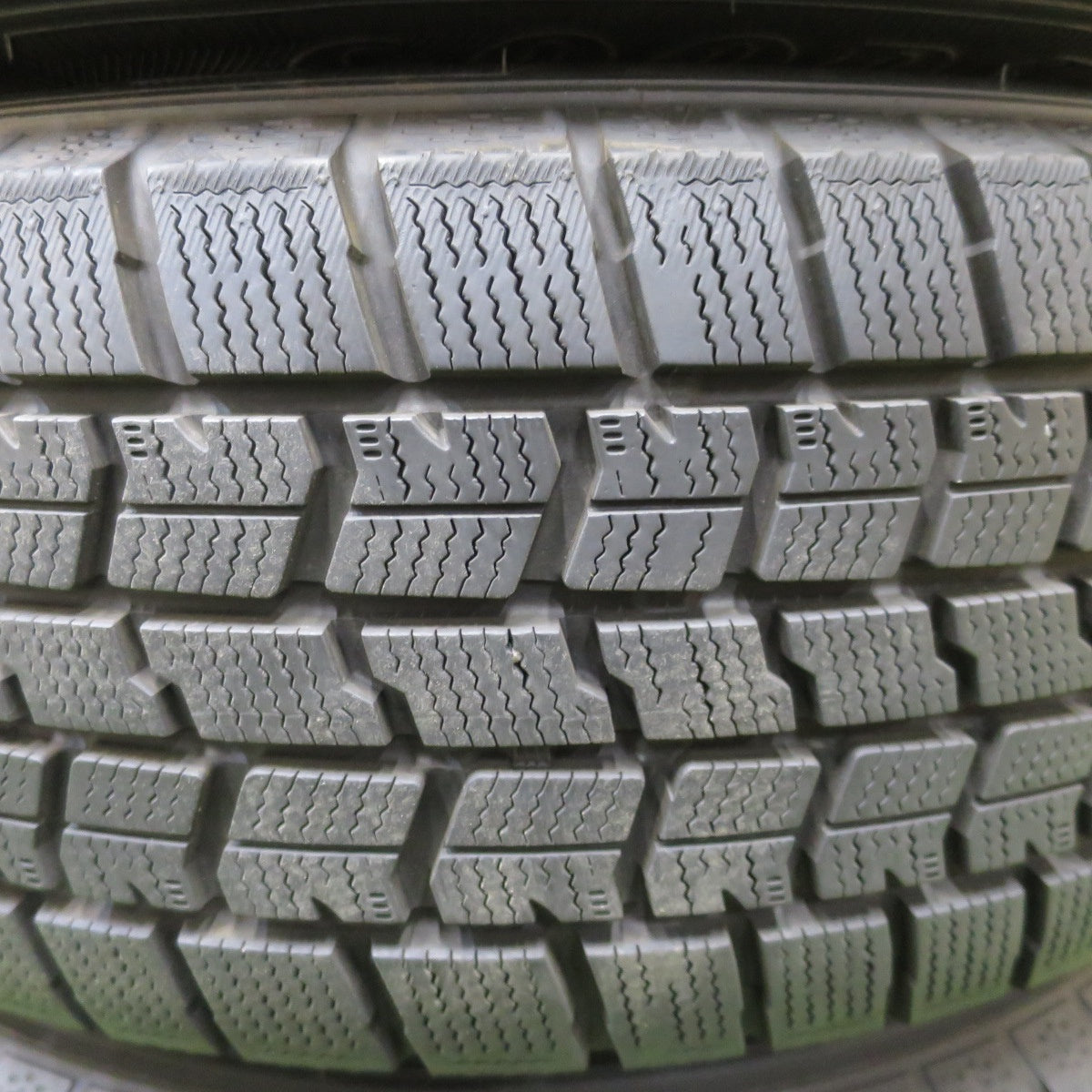 バリ溝！22年！キレイ！9.5分◎XTREME-J XJ 215/65R16 スタッドレス グッドイヤー アイスナビ7 エクストリームJ 16インチ PCD114.3/5H◎6100602NGス