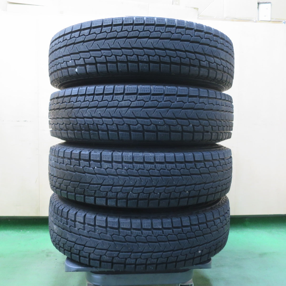 キレイ★スタッドレス 175/80R16 ヨコハマ アイスガード G075 MiD 社外 アルミ 16インチ PCD139.7/5H★6033014イス