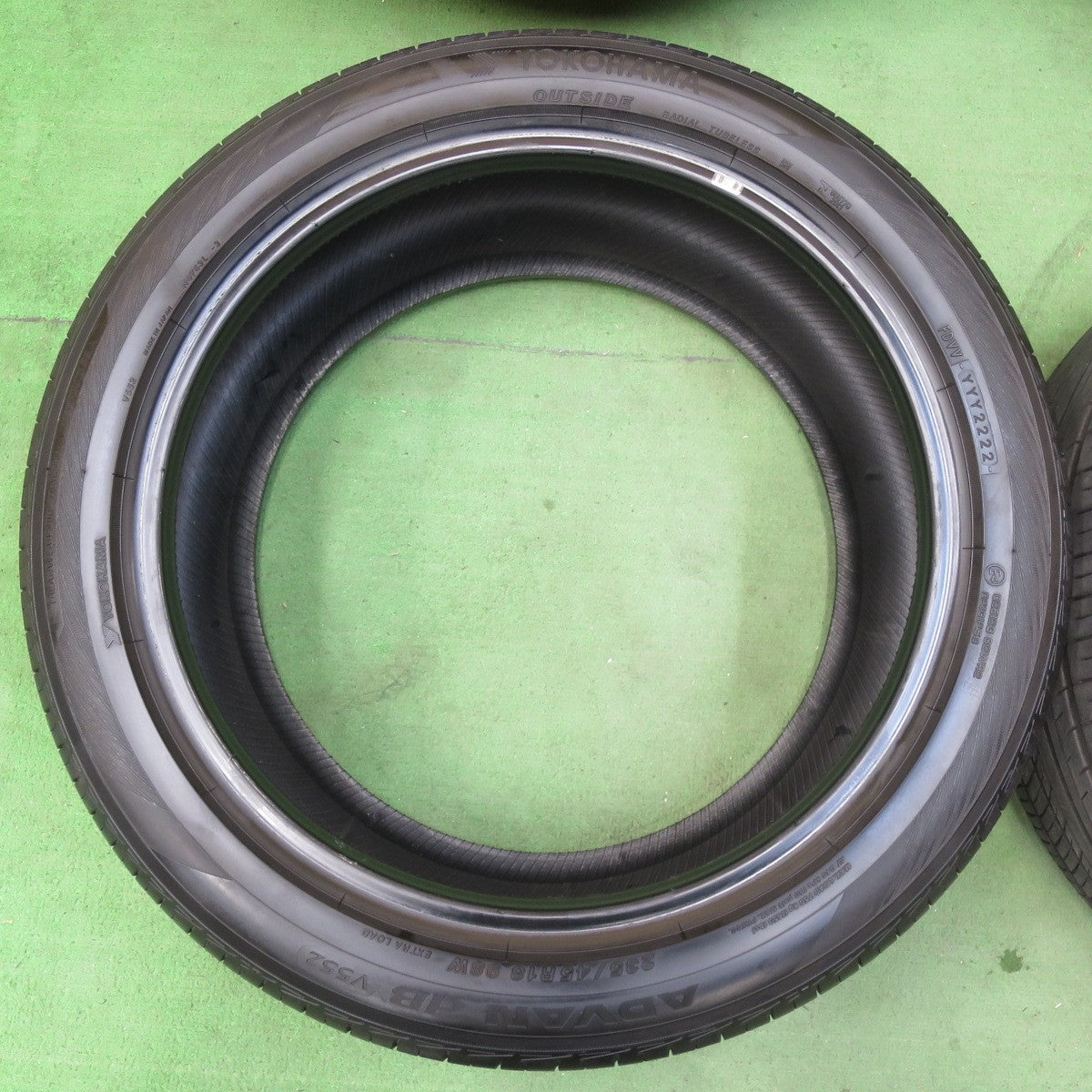 [送料無料] バリ溝！22年！9.5分★235/45R18 ヨコハマ アドバン dB V552 タイヤ 18インチ レクサス マークX アコード シビック ベンツ 等★5040305イノタ