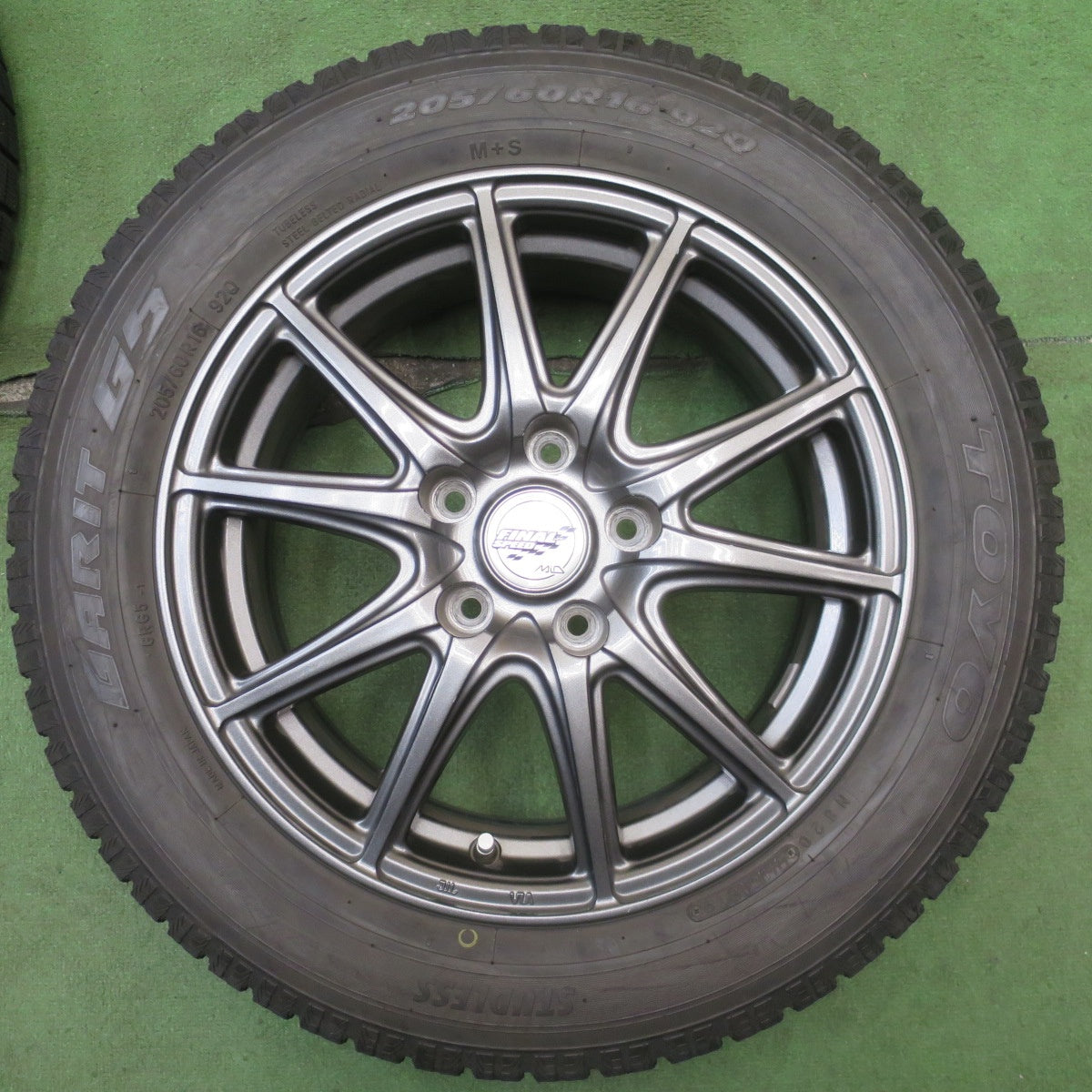バリ溝！キレイ！9分◎スタッドレス 205/60R16 トーヨー ガリット G5 FINAL SPEED MiD ファイナル スピード 16インチ PCD114.3/5H◎6072406NJス