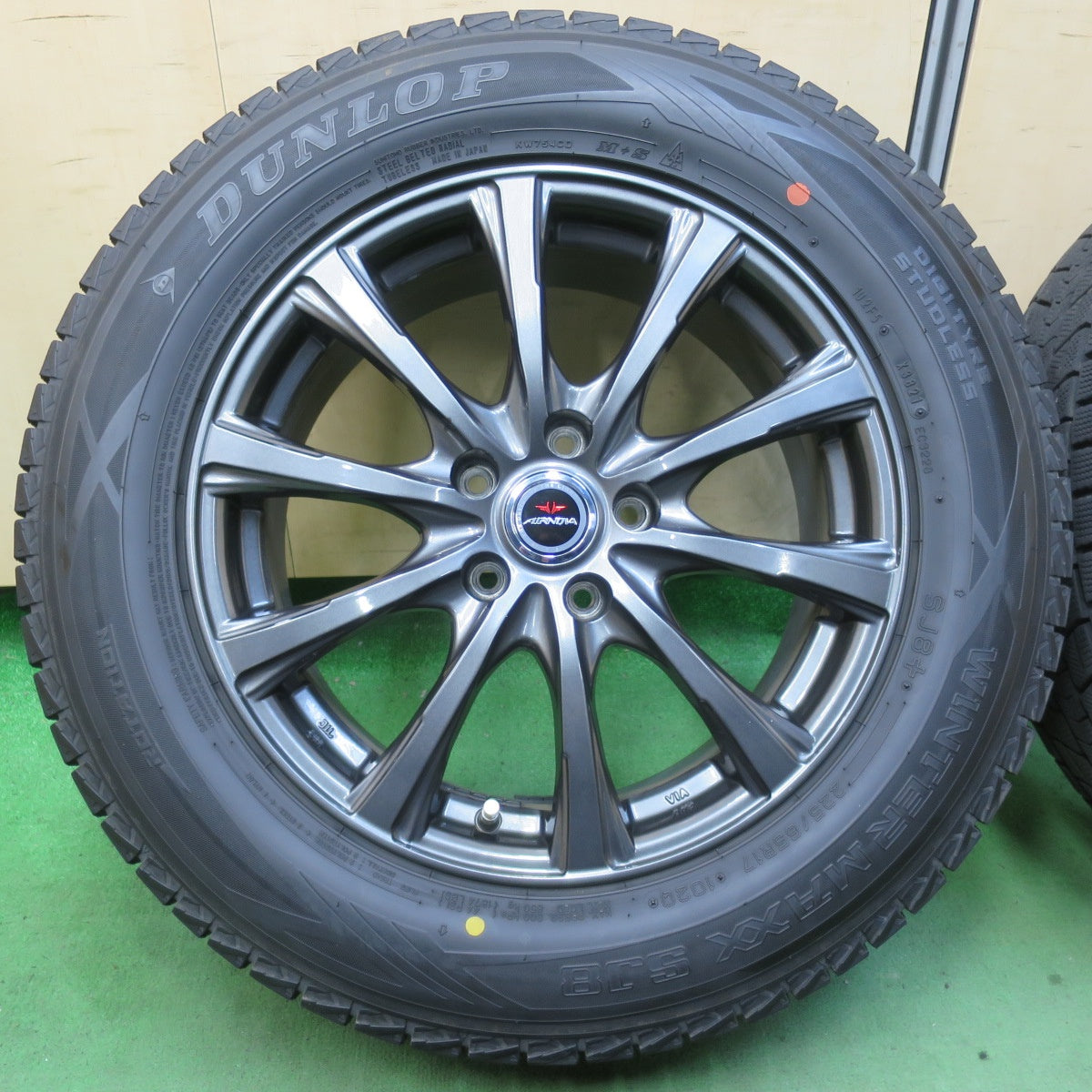 バリ溝！21年！キレイ！9.5分★スタッドレス 225/65R17 ダンロップ ウインターマックス SJ8 SJ8+ AIRNOVA エアノヴァ 17インチ PCD114.3/5H★5060305イス