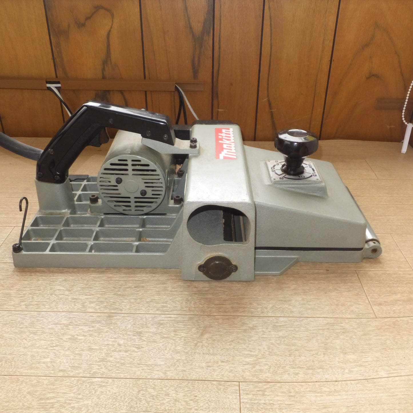 [送料無料] ★マキタ makita 270mm カンナ KP270　有効切削幅 270mm　100V 15A 50-60Hz 1460W 14000/min.★