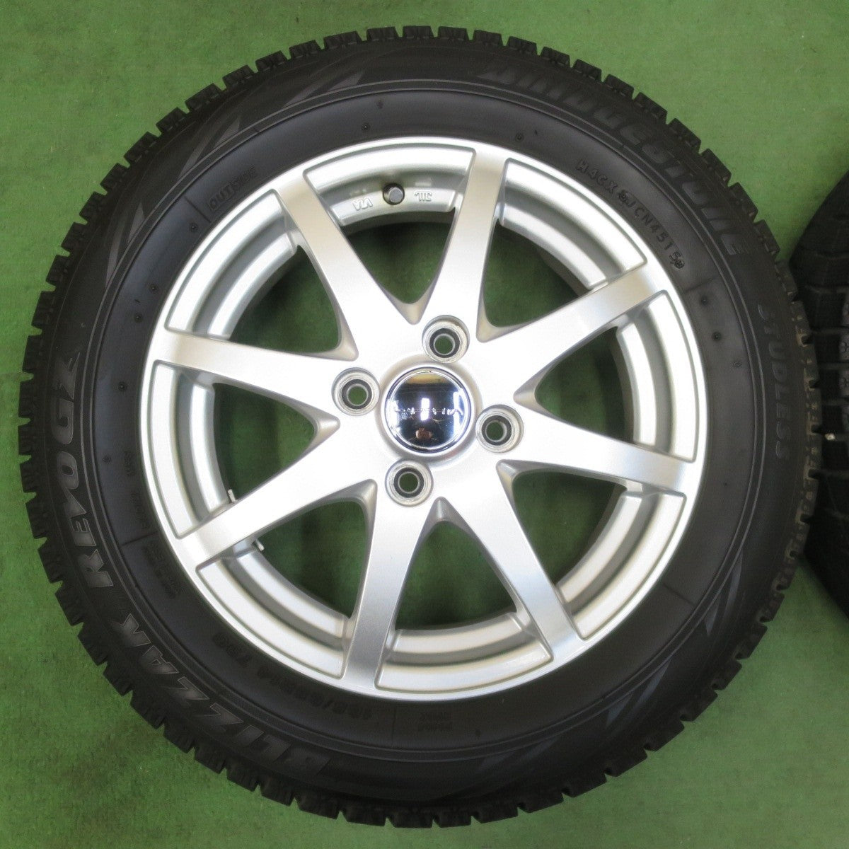 バリ溝！キレイ！8.5分★スタッドレス 165/65R14 ブリヂストン ブリザック REVO GZ LAPORTA ラポルタ 14インチ ソリオ ハスラー 等 PCD100/4H★5013101イス