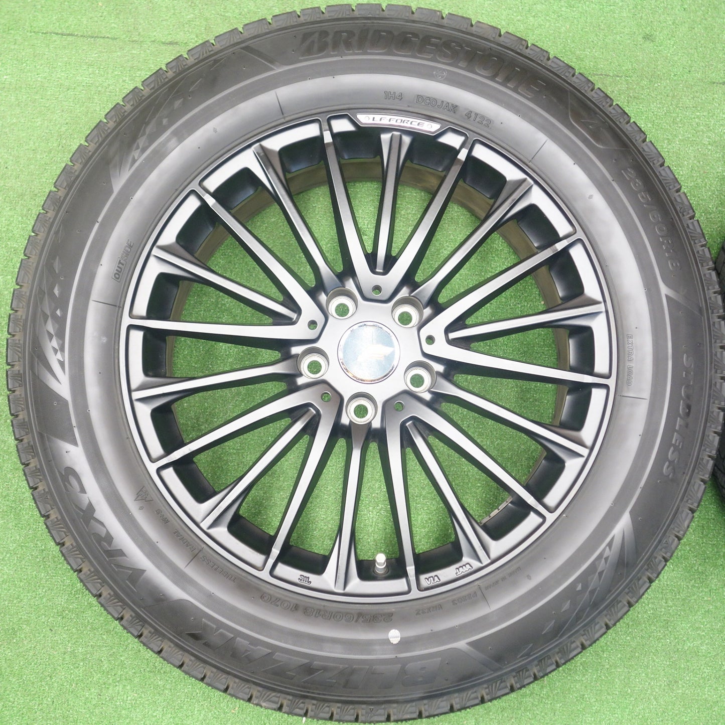 バリ溝！22年！キレイ！ほぼ10分★Lehrmeister LF-FORCE 235/60R18 スタッドレス ブリヂストン ブリザック VRX3 レアマイスター 18インチ PCD114.3/5H★6021801KTス