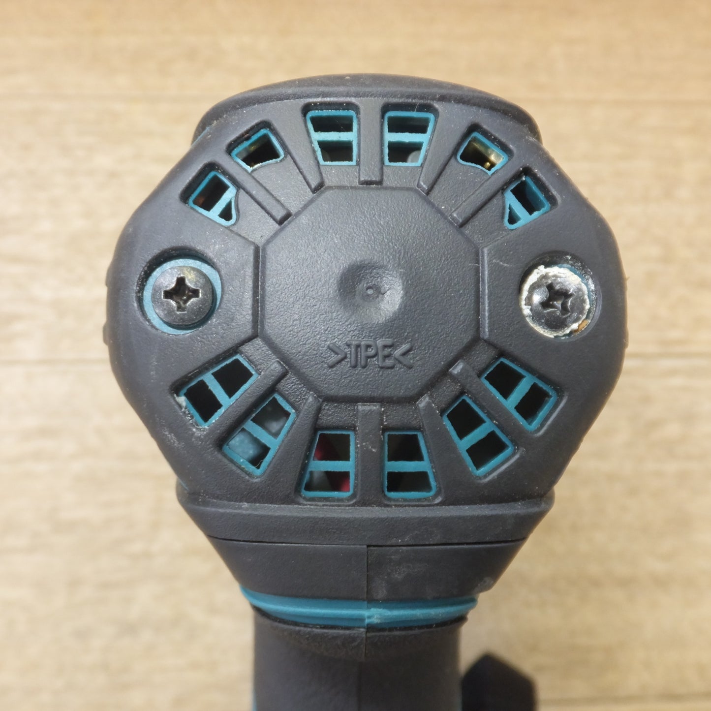 [送料無料] キレイ★マキタ makita 充電式インパクトドライバ TD146DX2 18V 本体のみ★