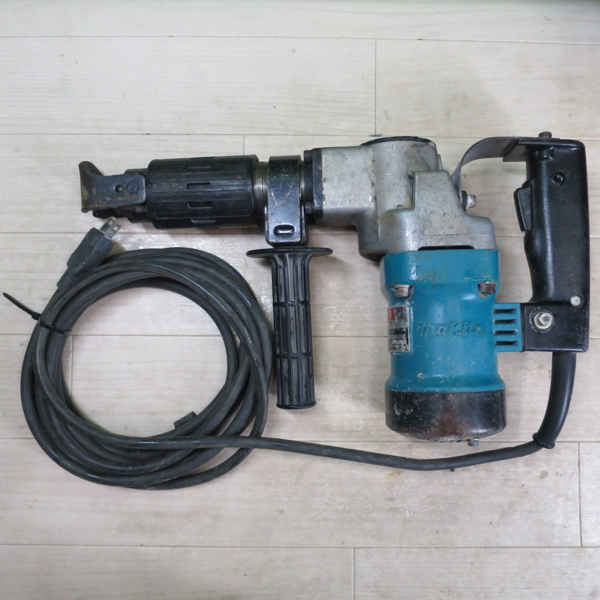 ☆マキタ 電動 ハンマー HM0810 電動 工具 コード式 電気 100V はつり ハツリ makita☆