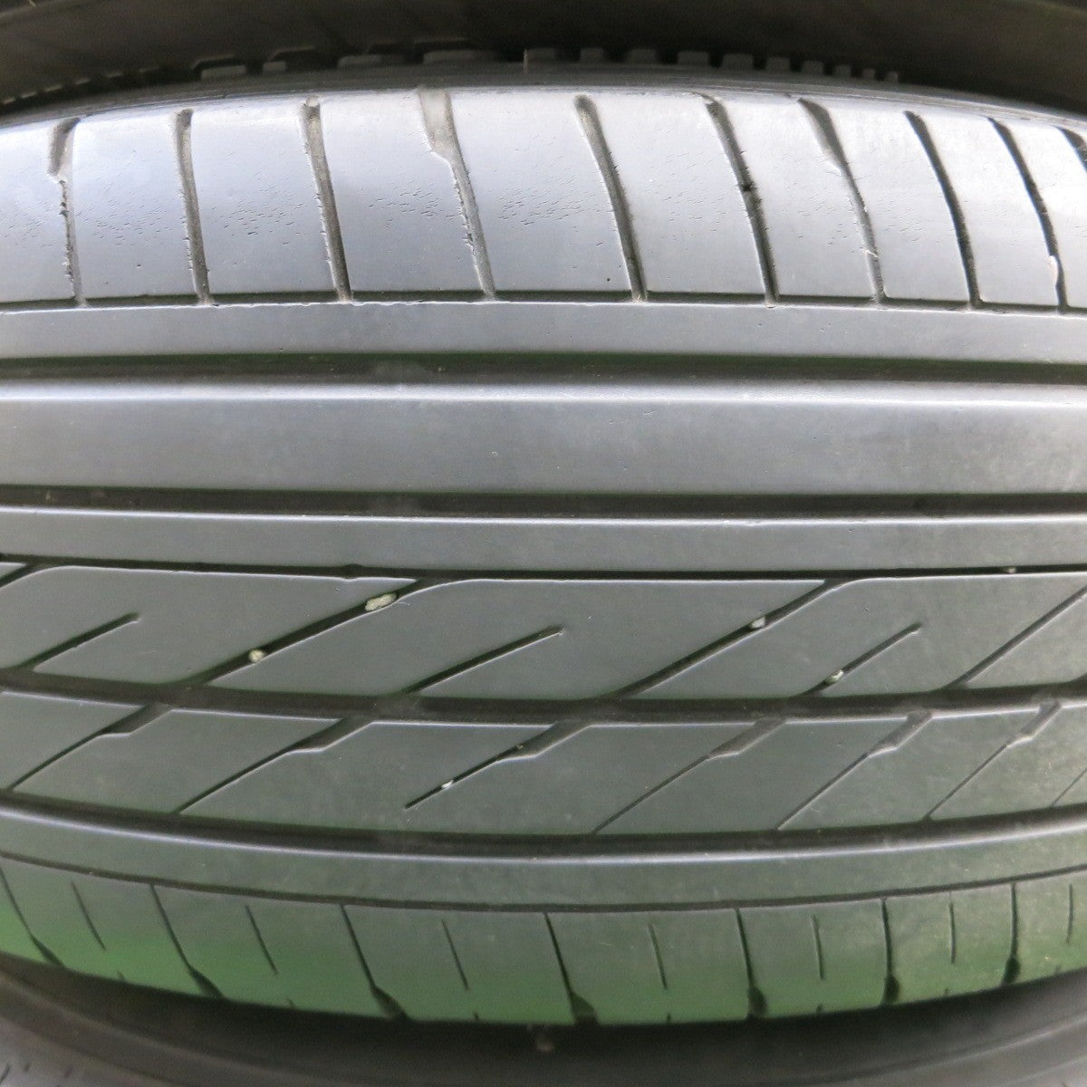 *送料無料* バリ溝！キレイ！8.5分★ハイエース 等 DAYTONA デイトナ 215/65R16C 109/107R グッドイヤー イーグル #1 ホワイトレター 16インチ PCD139.7/6H★4060501ナノ