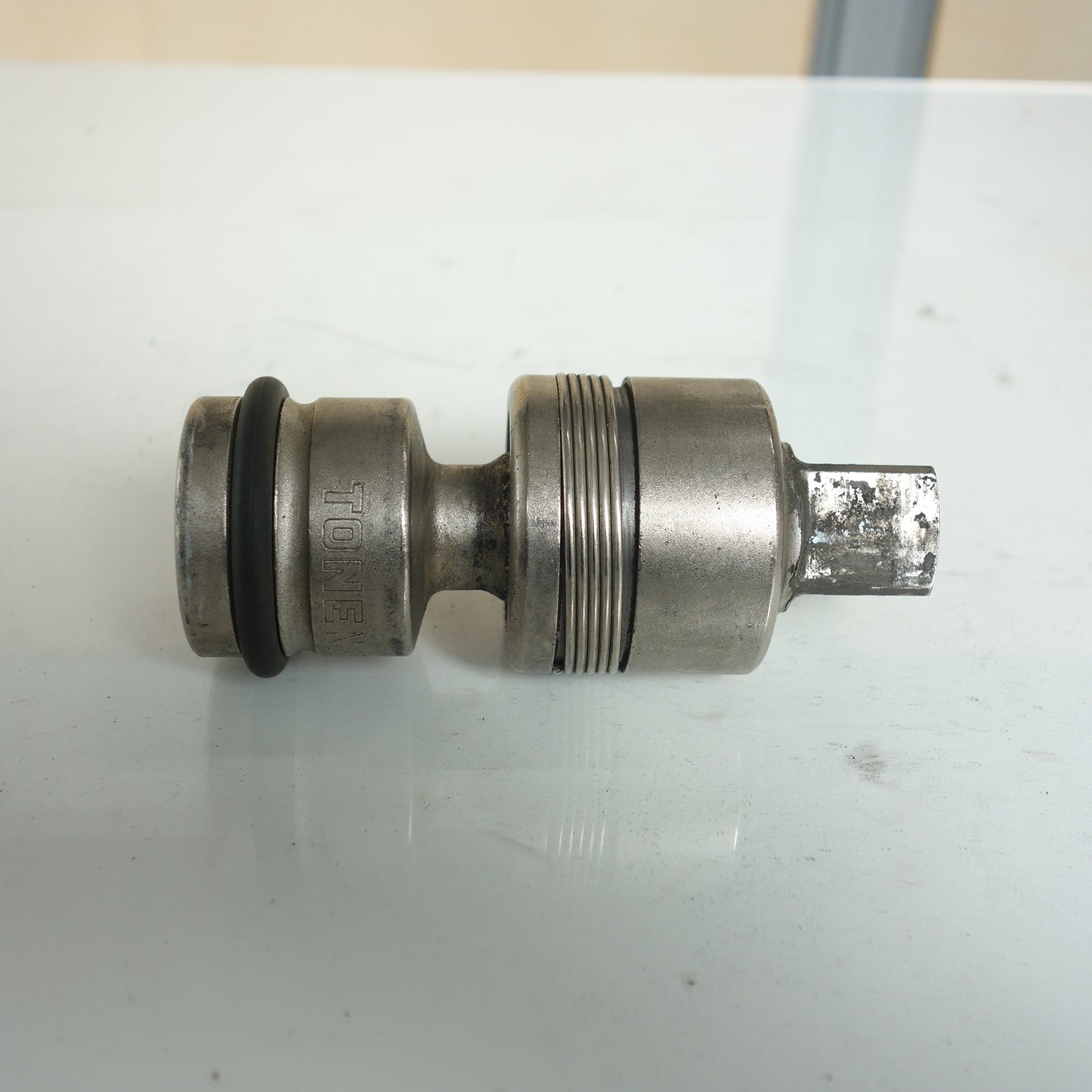 [送料無料] ◆TONE トネ インパクト 用 ソケット レンチ セット NV6102 差込角 19.0mm 工具 道具 メタルトレーケース 付◆