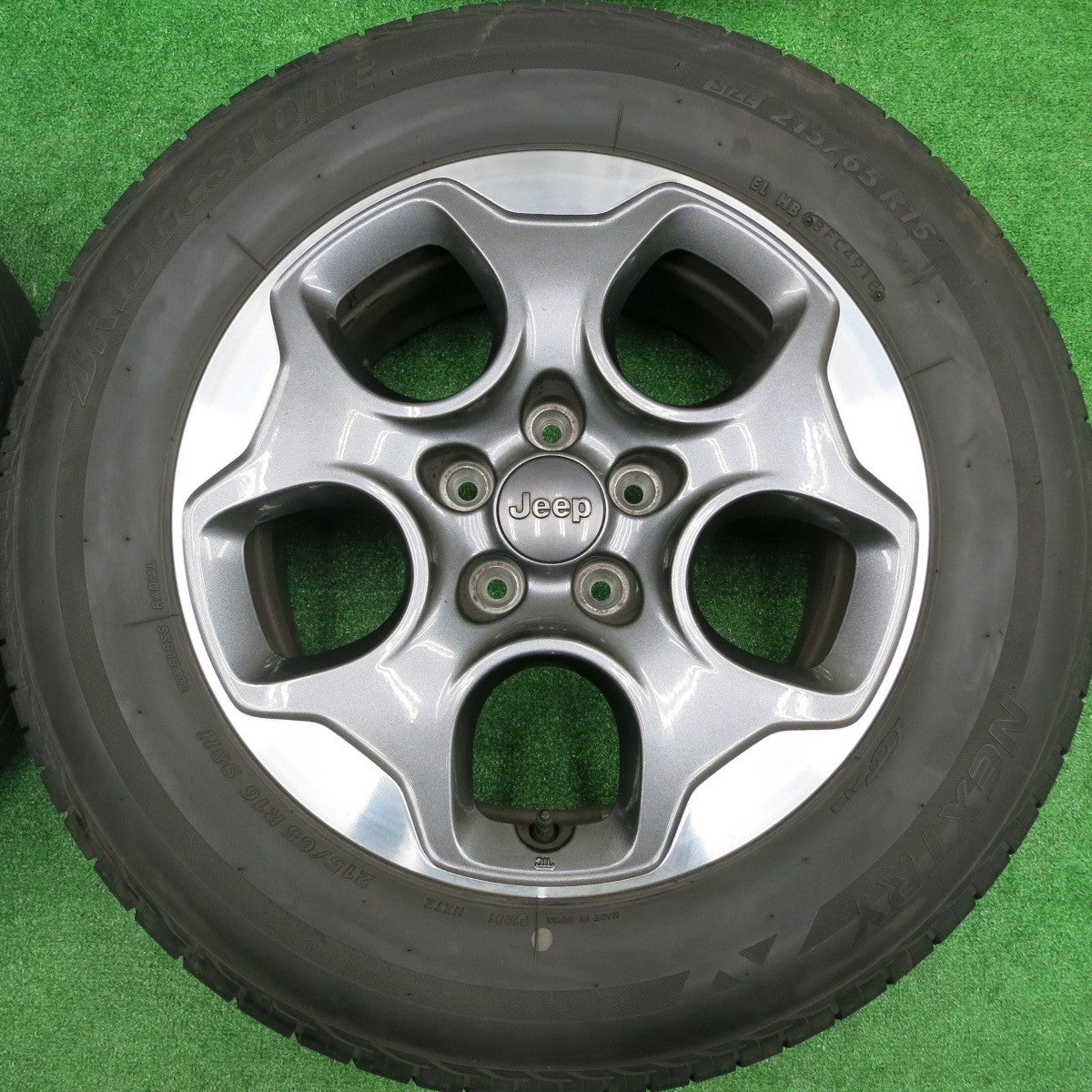 [送料無料] バリ溝！キレイ！8.5分★JEEP ジープ レネゲード 純正 215/65R16 ブリヂストン ネクストリー エコピア 16インチ PCD110/5H★4091403HAノ
