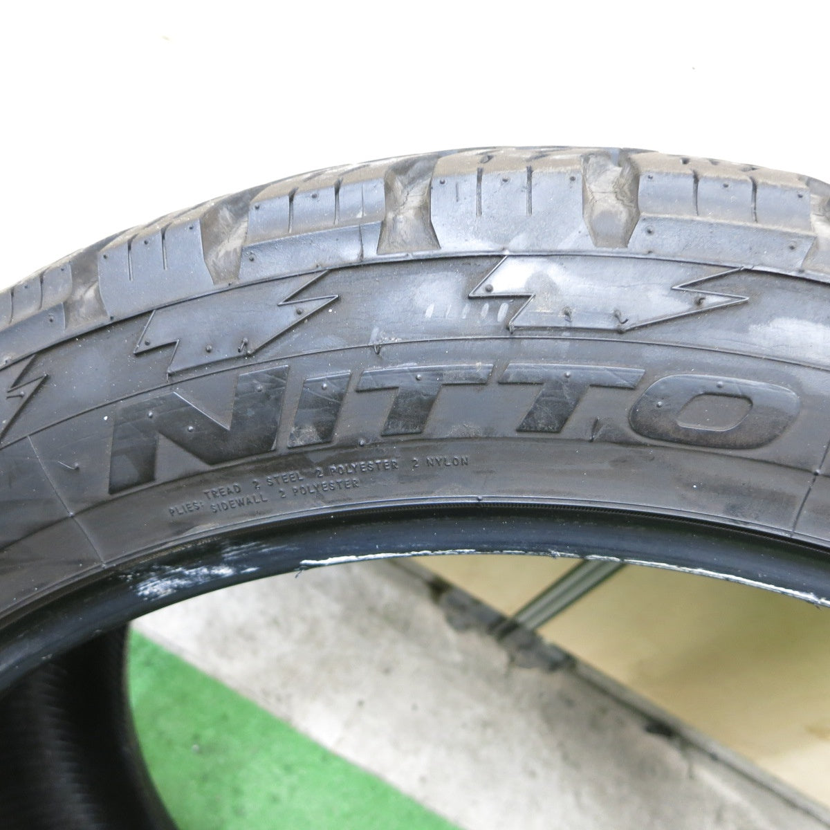 バリ溝！9分！1本★305/40R22 ニットー TERRA GRAPPLER ALL TERRAIN テラ グラップラー オールテレーン 22インチ ランクル 等★5110501ナノタ