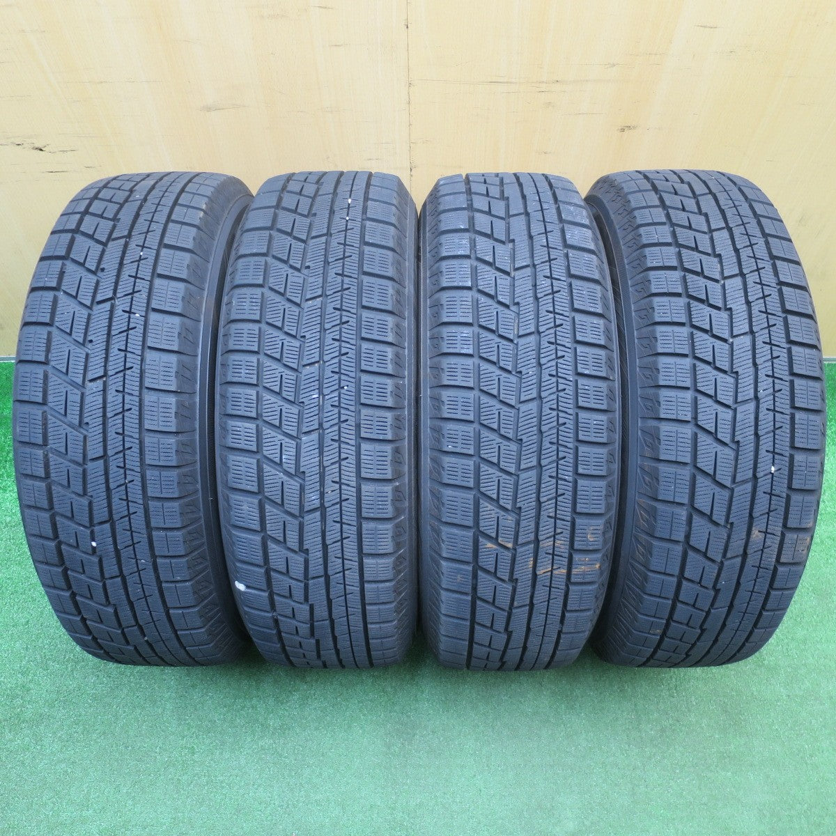 バリ溝！23年！キレイ！9.5分以上★スタッドレス 195/65R15 ヨコハマ アイスガード iG60 VELVA CHARGE ヴェルヴァ 15インチ PCD114.3/5H★5111806NJス