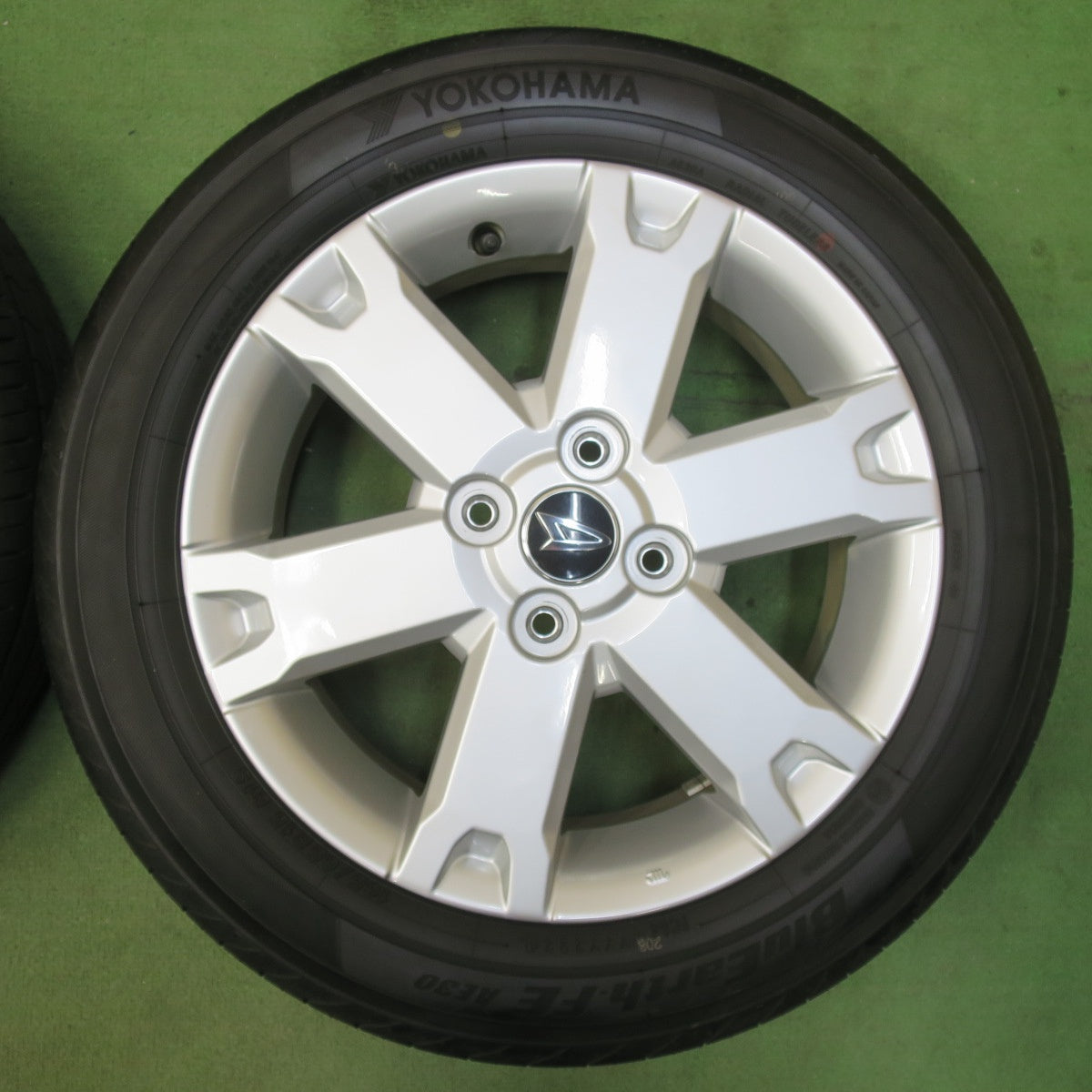 バリ溝！24年！美品！ほぼ10分★ダイハツ タフト 純正 165/65R15 ヨコハマ BluEarth-FE AE30 15インチ PCD100/4H★5111801イノ