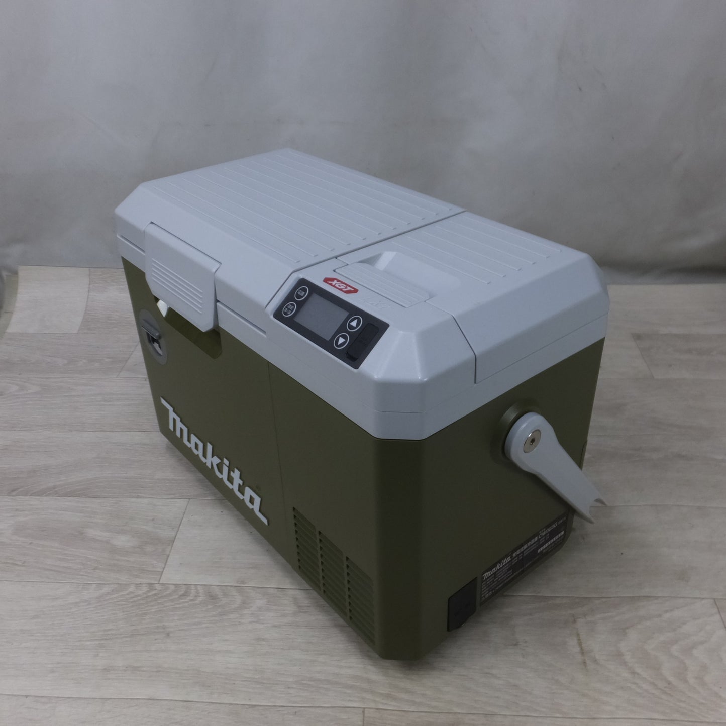 [送料無料] 美品◆マキタ 充電式 保冷温庫 容量 7L 40V Max CW003G ACアダプタ シガーソケット用コード 付き オリーブ◆