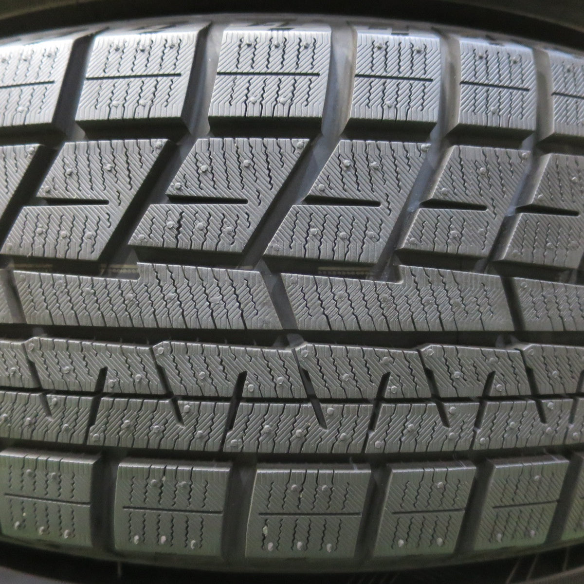 バリ溝！22年！キレイ！ほぼ10分★スタッドレス 195/65R15 ヨコハマ アイスガード iG60 AIRBERG LAUREN エアベルグ ローレン 15インチ PCD114.3/5H★5093011イス