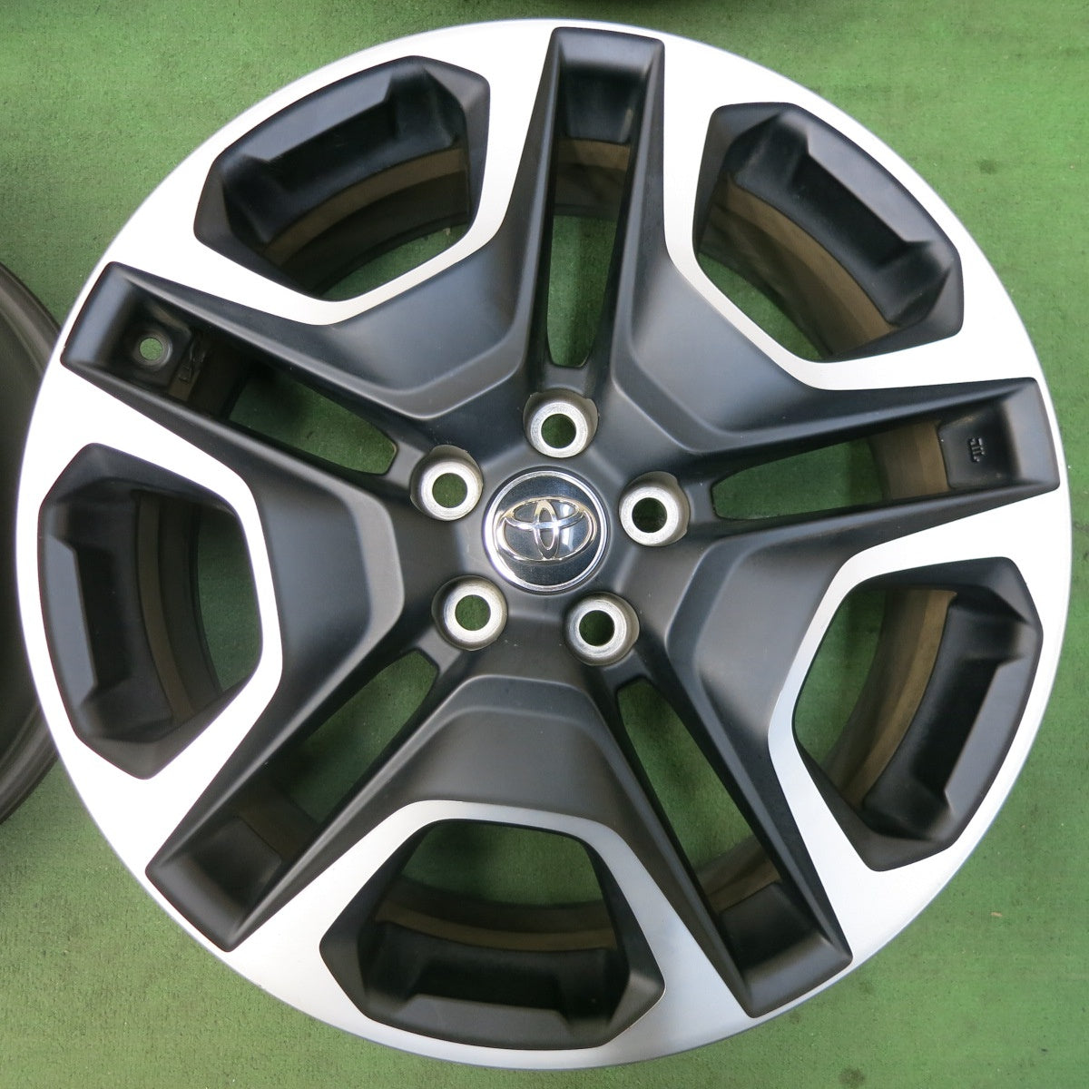 [送料無料] キレイ★トヨタ RAV4 アドベンチャー 純正 ホイール 19インチ 19×7.5J PCD114.3/5H★5021417SYホ