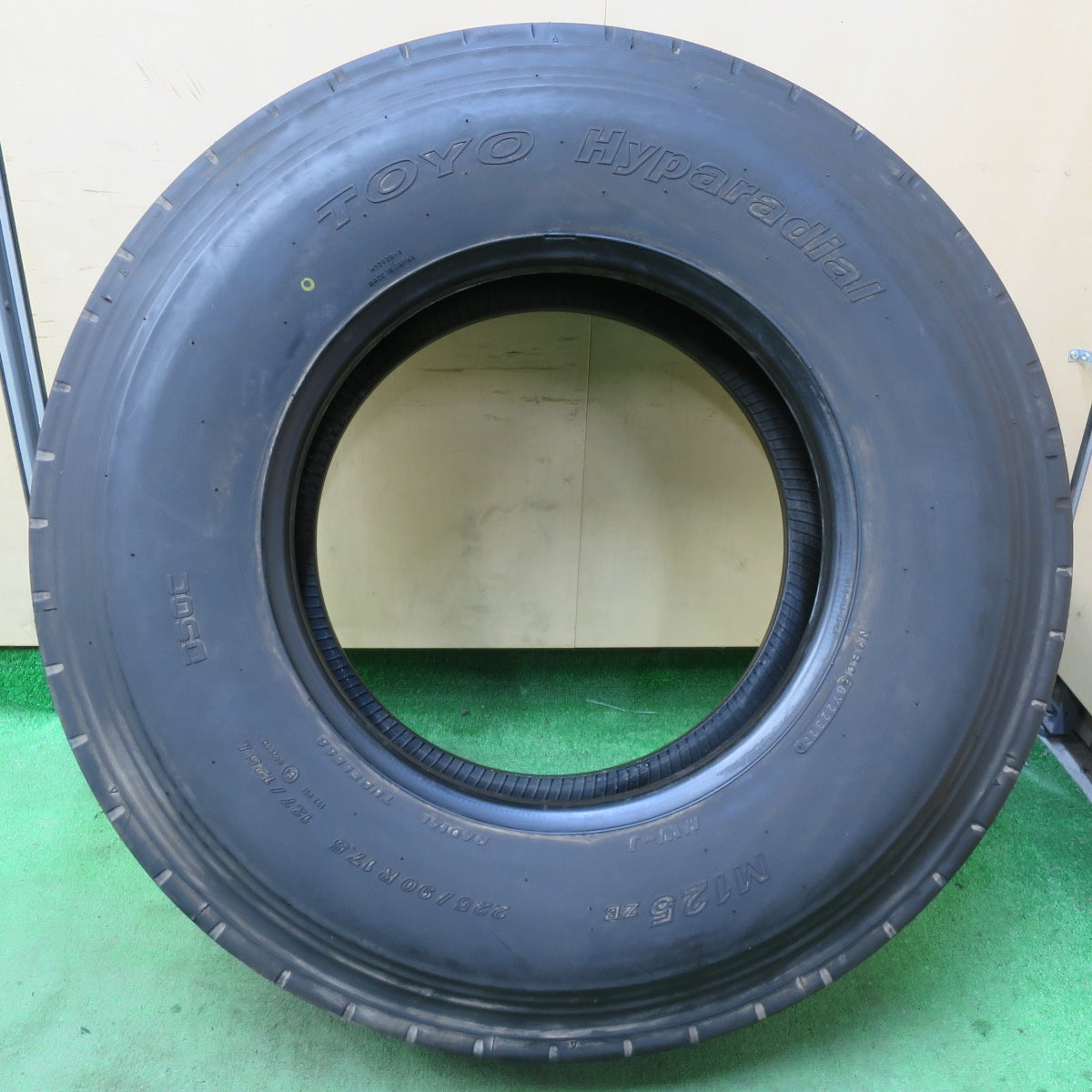 未使用！1本★トラック タイヤ 225/90R17.5 127/125L トーヨー Hyparadial M125ZB 17.5インチ★5041606イノタ