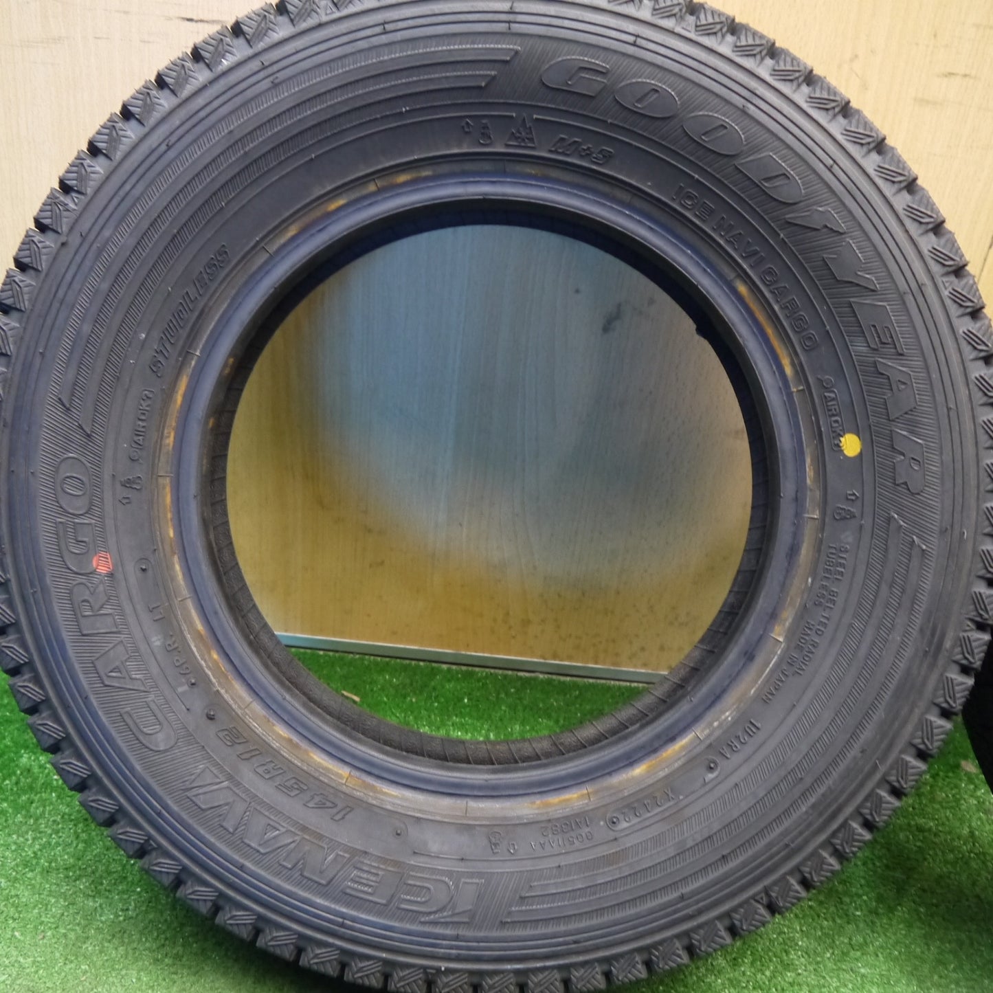 バリ溝！22年！ほぼ10分★スタッドレス 145R12 6PR グッドイヤー アイスナビ CARGO カーゴ 12インチ タイヤ 小型 バン トラック ハイゼット エブリイ 等★6032410Hスタ
