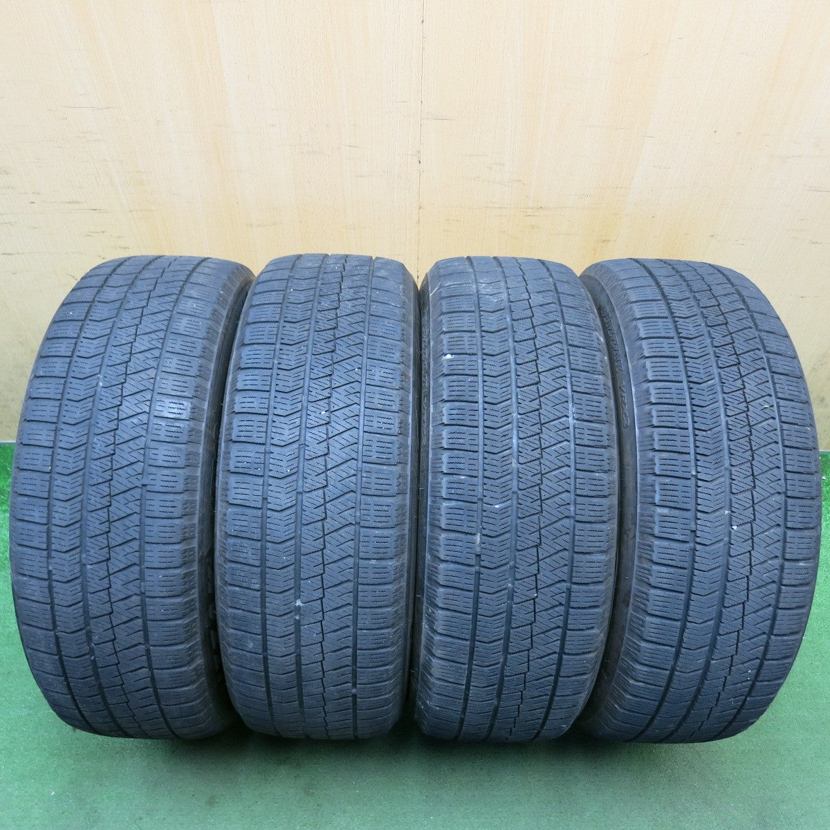 キレイ◎スタッドレス 215/60R17 ブリヂストン ブリザック VRX2 VELVA SPORT Z ヴェルヴァ 17インチ PCD114.3/5H◎6082504HAス