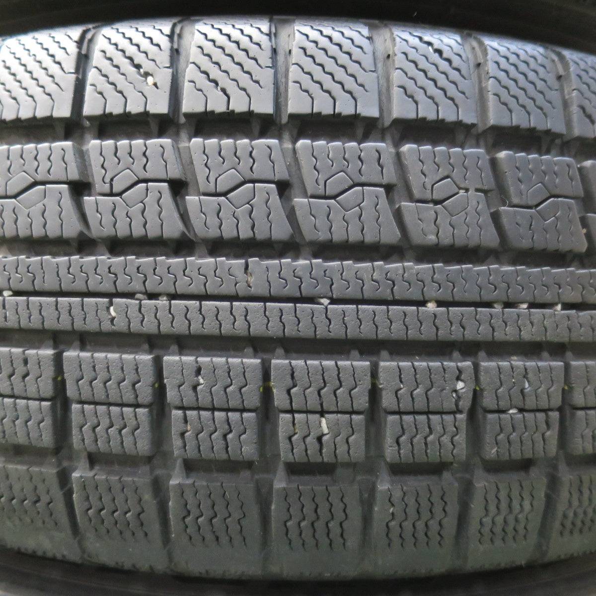 バリ溝！キレイ！8.5分★スタッドレス 205/60R16 トーヨー ウインター トランパス MK4α LAMBDA LA STRADA ラムダ 16インチ PCD114.3/5H★5120606イス