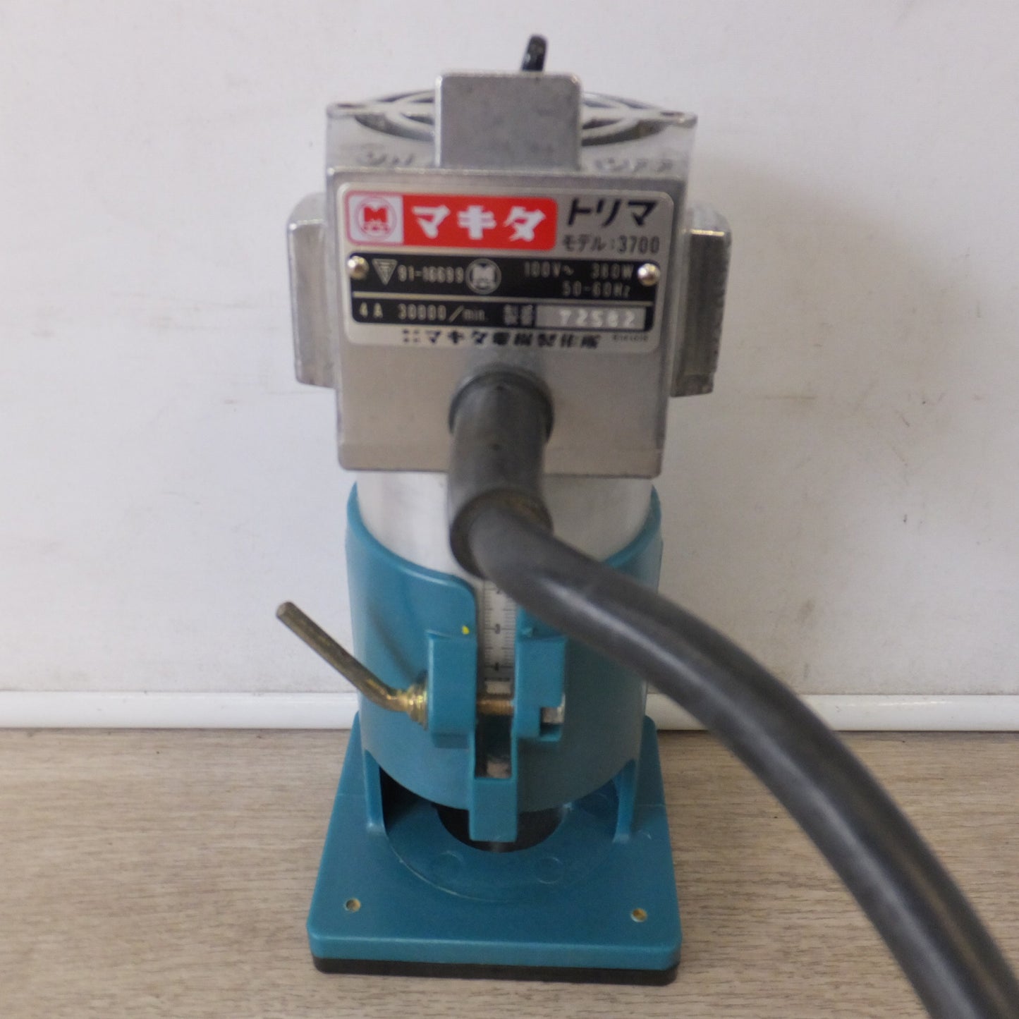 [送料無料] ★マキタ makita トリマ 3700　100V～ 380W 50-60Hz 4A 30000/min.★