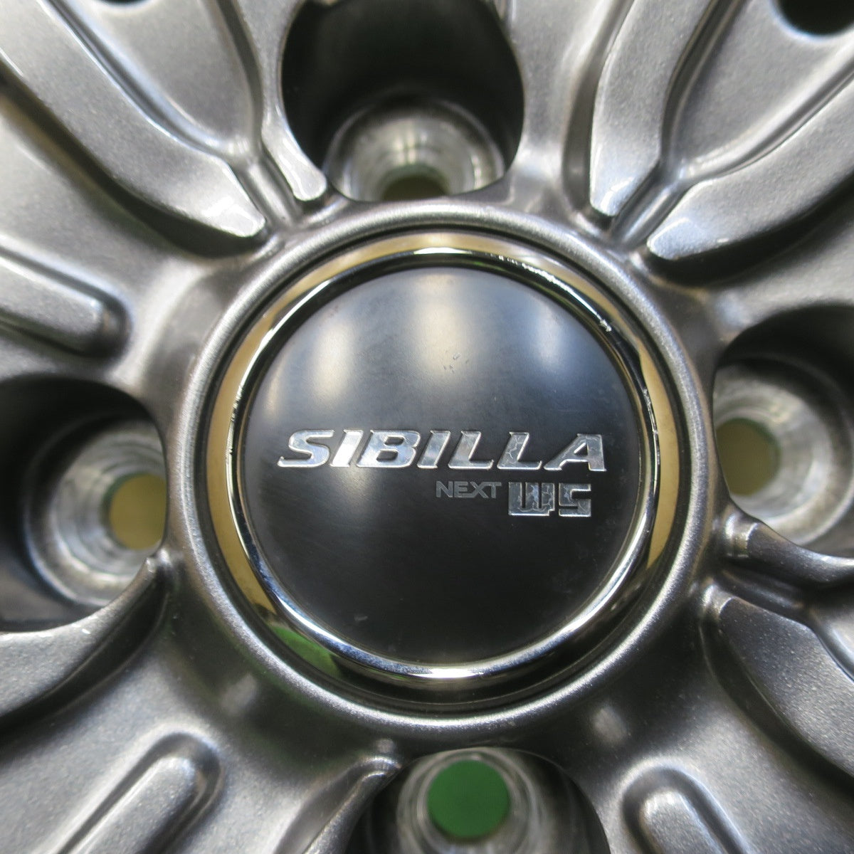 バリ溝！23年！キレイ！9.5分★スタッドレス 185/65R15 ブリヂストン ブリザック VRX2 SIBILLA NEXT W5 シビラ ネクスト 15インチ PCD100/4H★6042809イス