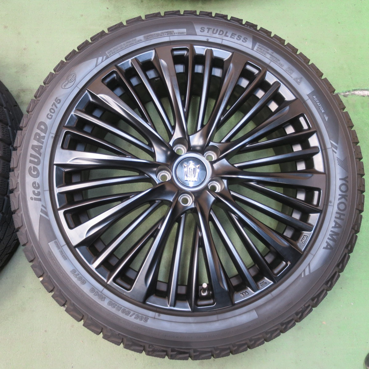 バリ溝！23年！キレイ！8.5分◎LEHRMEISTER PREMIX MER-X 235/50R20 スタッドレス ヨコハマ アイスガード G075 レアマイスター プレミックス 20インチ PCD114.3/5H◎6092801IMス
