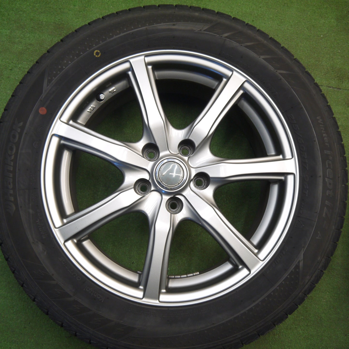 キレイ！23年★スタッドレス 215/60R17 ハンコック ウインター アイセプト IZ2A MILLOUS Ki ミルアス 17インチ PCD114.3/5H★6030901Hス