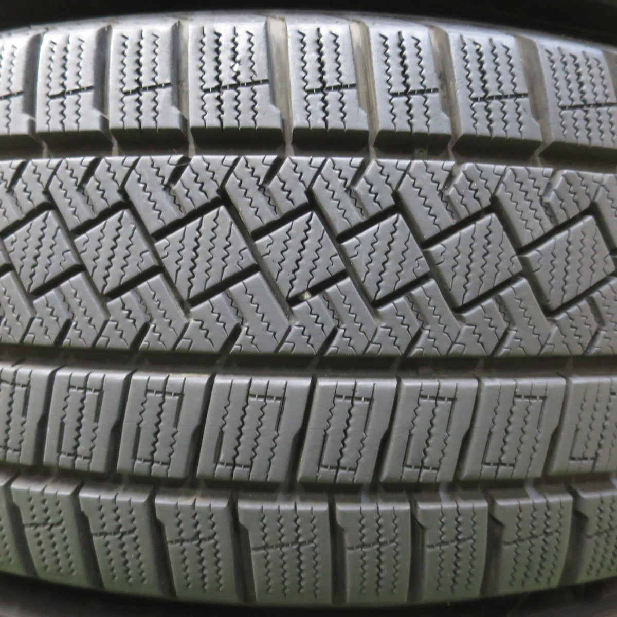 バリ溝！22年！9分★スタッドレス 205/60R16 ピレリ アイスゼロ アシンメトリコ VIOLENTO ヴィオレント 16インチ PCD114.3/5H★6021406イス