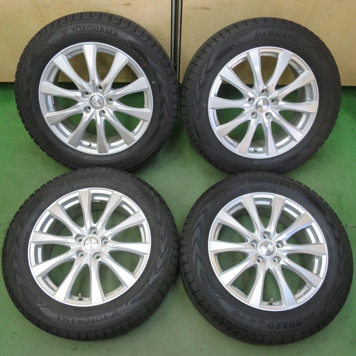バリ溝！キレイ！9.5分★スタッドレス 235/60R18 ヨコハマ アイスガード G075 JOKER ジョーカー 18インチ PCD114.3/5H★6061012イス