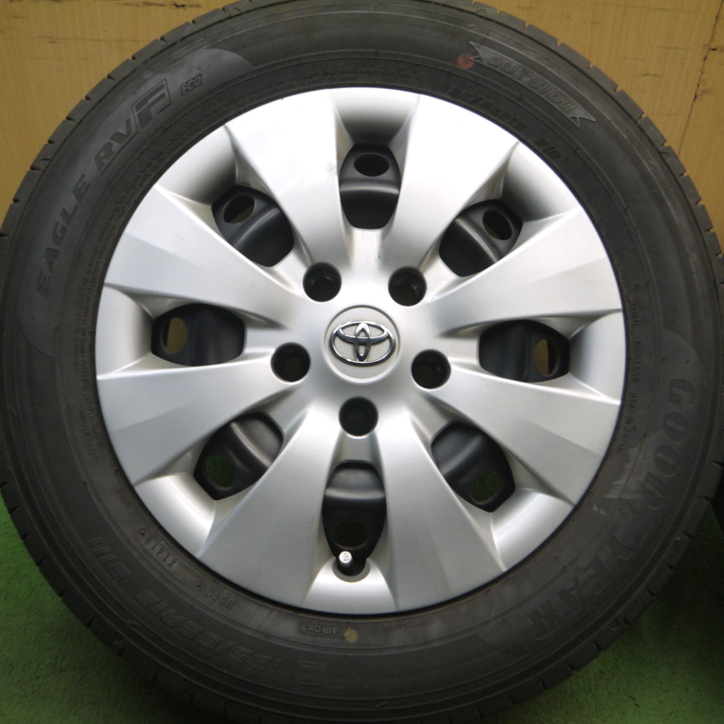 *送料無料* バリ溝！8.5分★トヨタ ヴォクシー 純正 スチール 195/65R15 グッドイヤー イーグル RVF ECO 15インチ PCD114.3/5H★4060508Hノ
