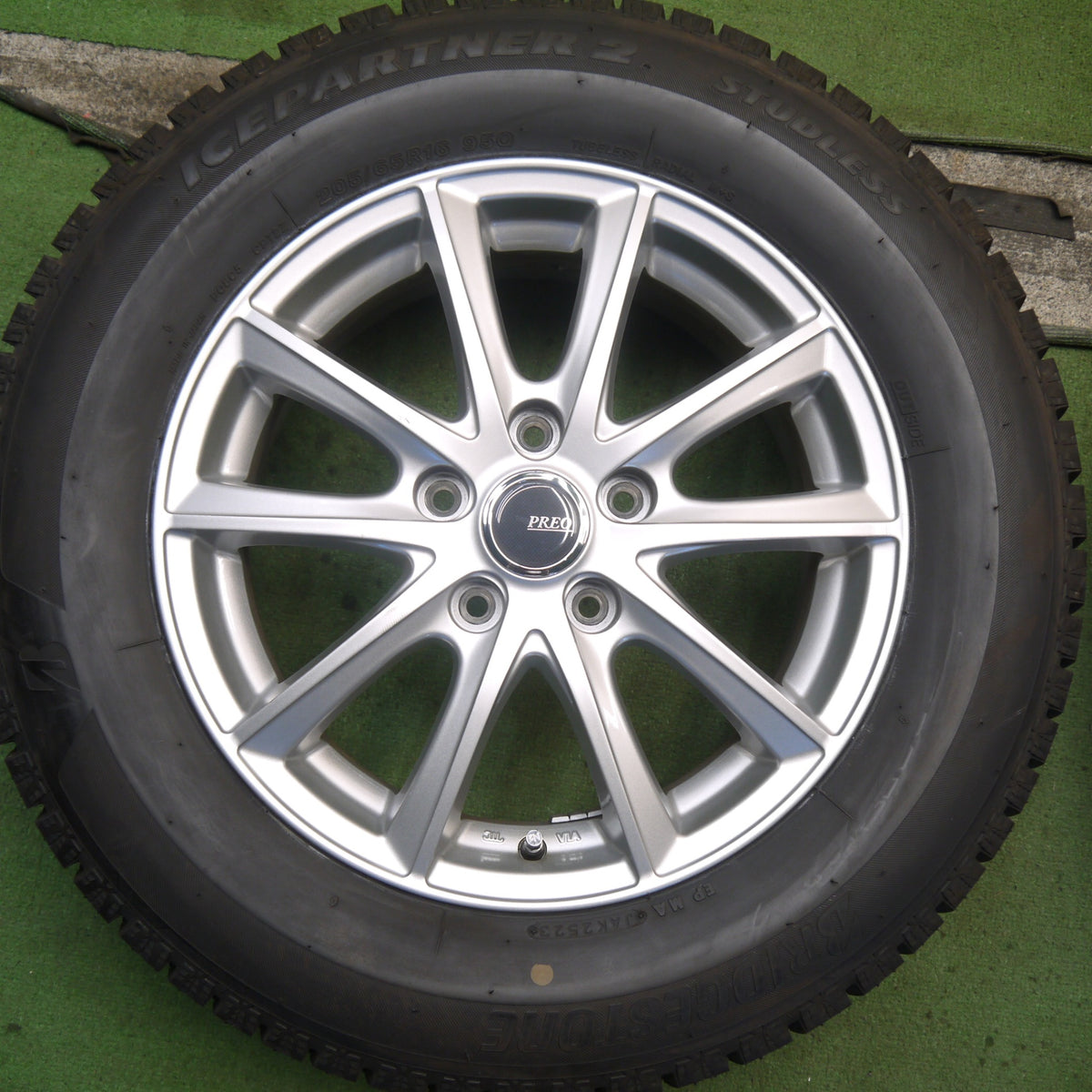 バリ溝！23年！キレイ！9.5分◎スタッドレス 205/65R16 ブリヂストン アイスパートナー2 PREO プレオ 16インチ PCD114.3/5H◎6090702Hス