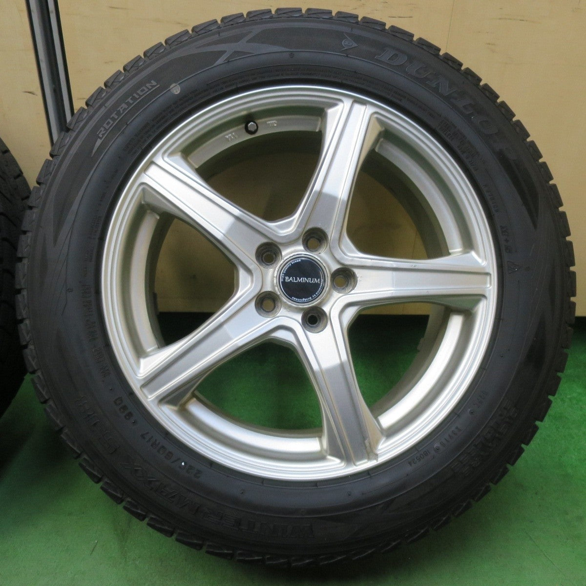 4本価格★フォレスター 等 225/60R17 スタッドレス ダンロップ ウインターマックス SJ8 BALMINUM バルミナ 17インチ PCD100/5H★5032602イス