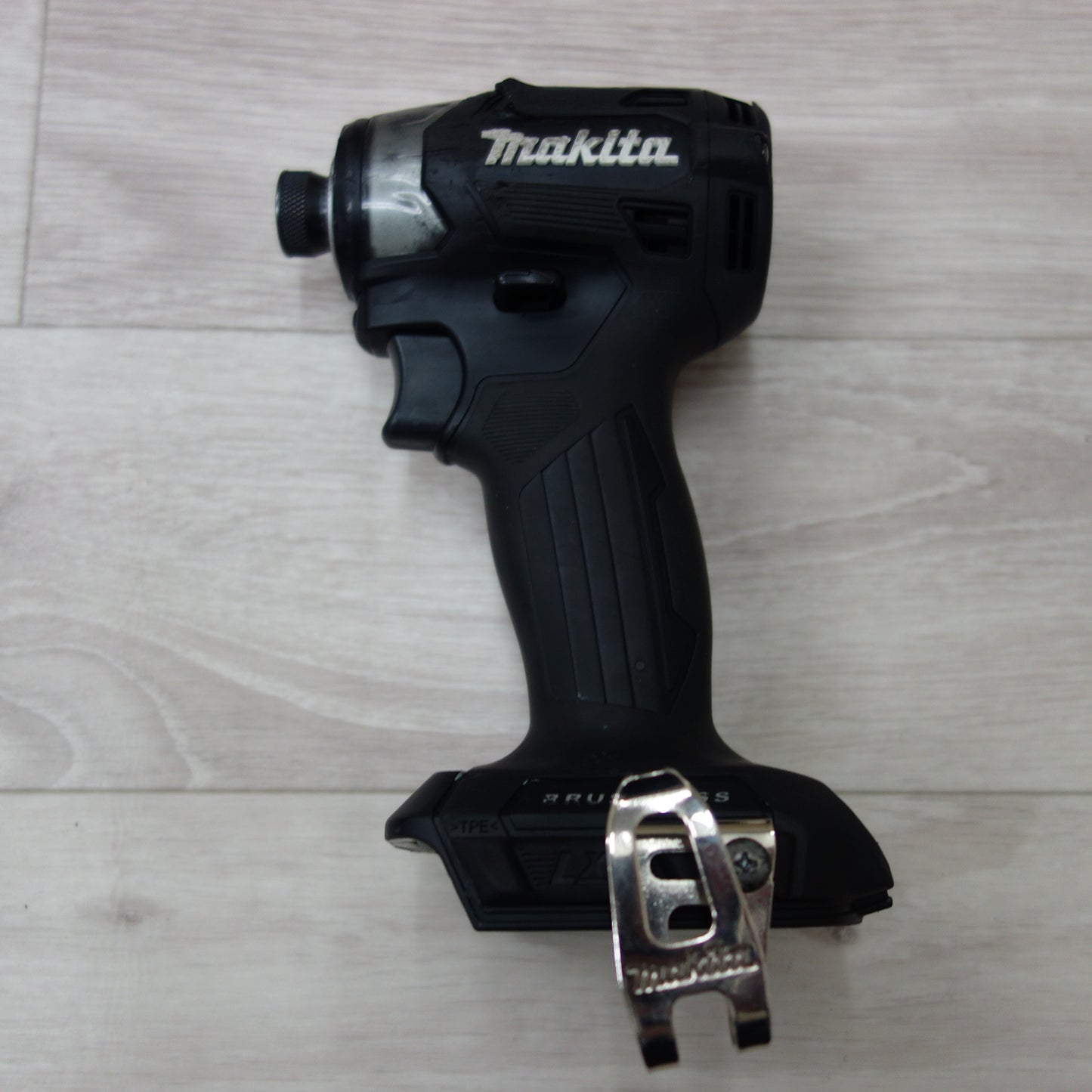 [送料無料] バッテリー2個☆makita マキタ インパクトドライバ TD173DRGXB 18V 6.0Ah バッテリー BL1860B ブラック 電動 工具 DIY 大工☆