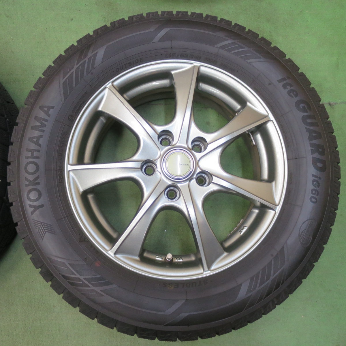 バリ溝！22年！キレイ！9分★スタッドレス 215/65R16 ヨコハマ アイスガード iG60 LEBEN レーベン 16インチ PCD114.3/5H★5122005イス