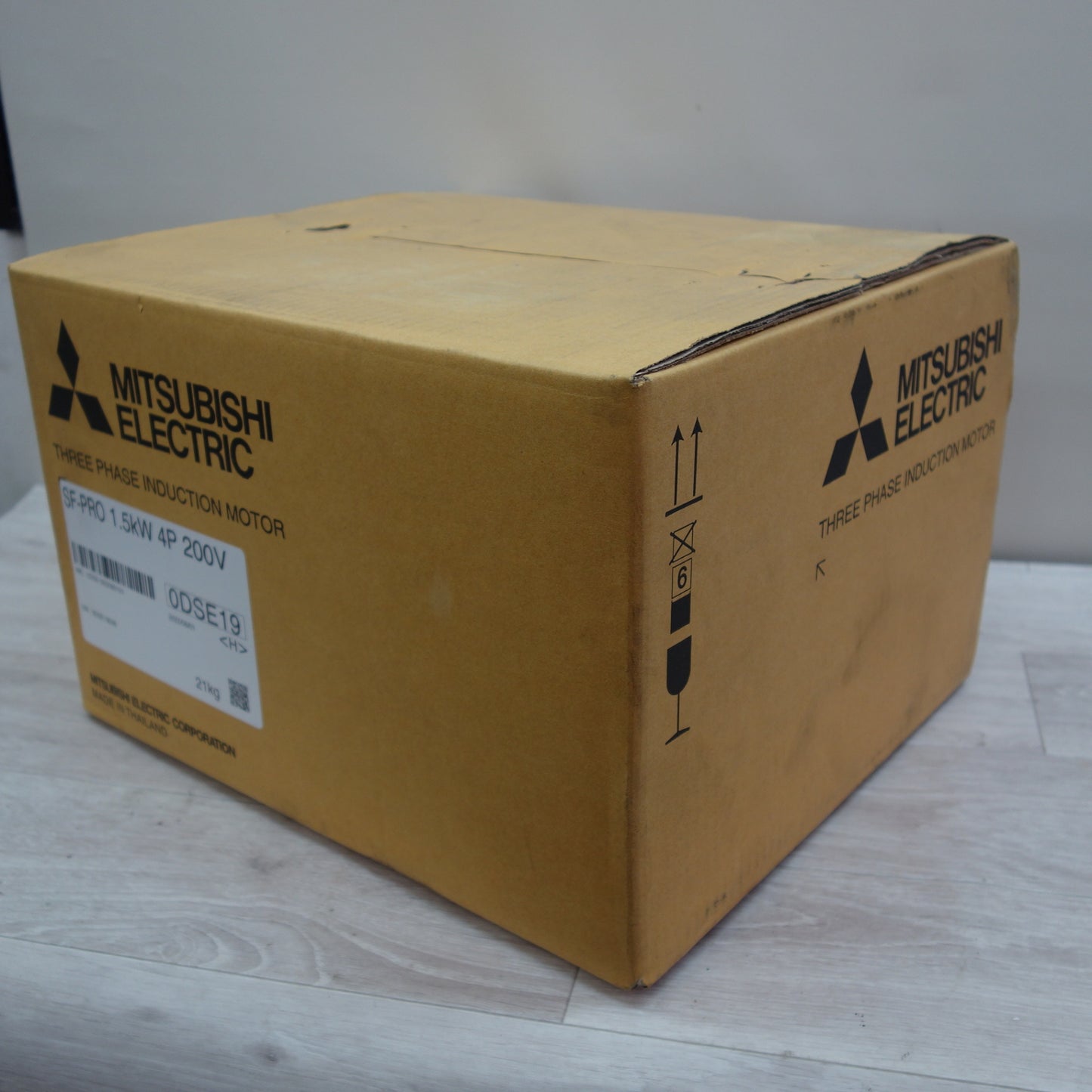 [送料無料] 未使用☆三菱 三相 モーター SF-PRO 屋外形 トップランナー モーター 1.5kW 4P 200V 0DSE19☆