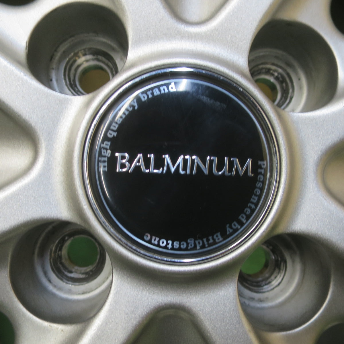 バリ溝！22年！キレイ！9.5分以上◎スタッドレス 175/70R14 ブリヂストン ブリザック VRX2 BALMINUM DS-M バルミナ 14インチ PCD100/4H◎6100707イス