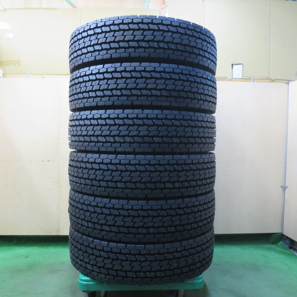 未使用！25年！6本★トラック タイヤ 225/80R17.5 123/122L スタッドレス ヨコハマ 904W 17.5インチ★5112701イスタ