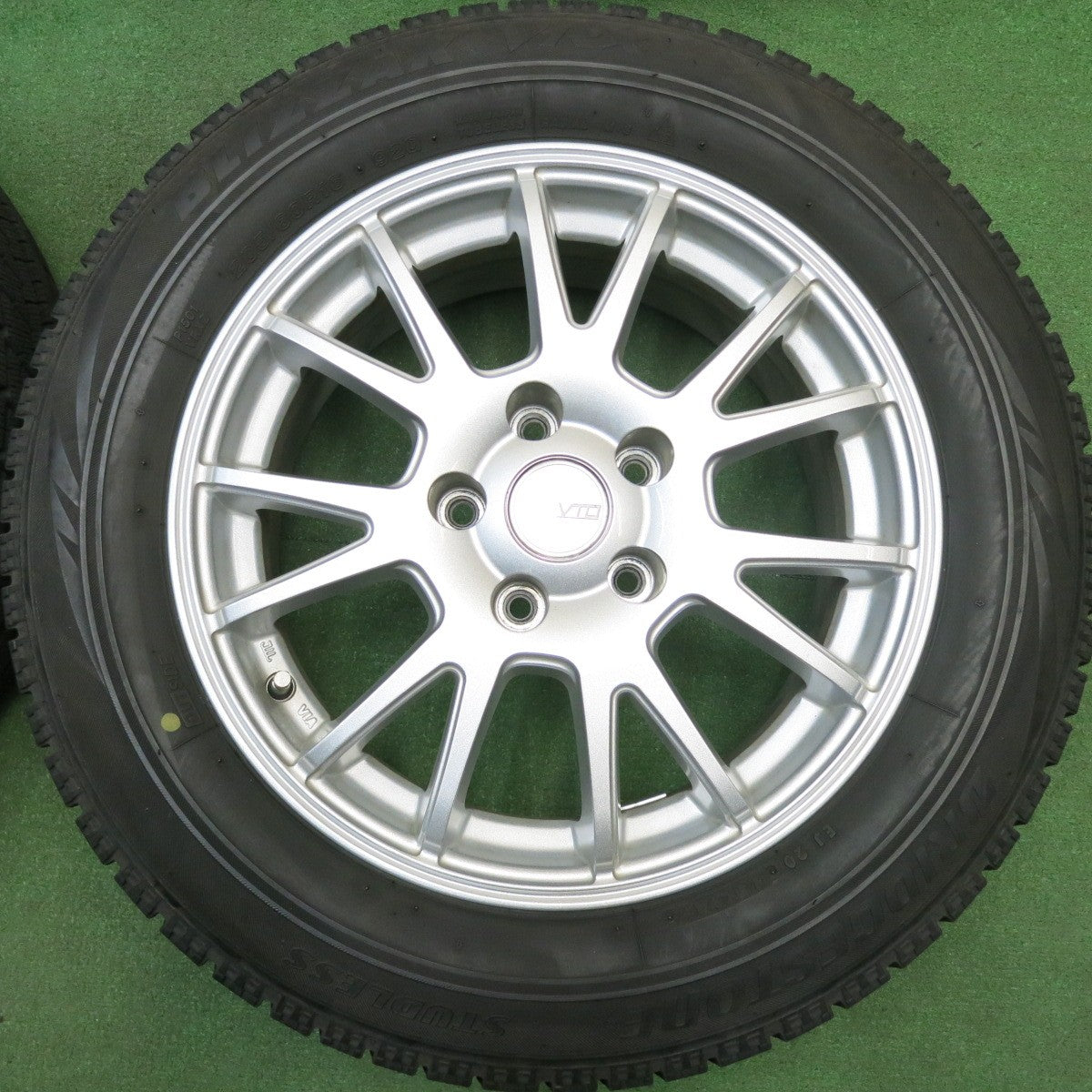 バリ溝！キレイ！8.5分★スタッドレス 205/60R16 ブリヂストン ブリザック VRX VTO 社外 アルミ 16インチ PCD114.3/5H★6012202HAス