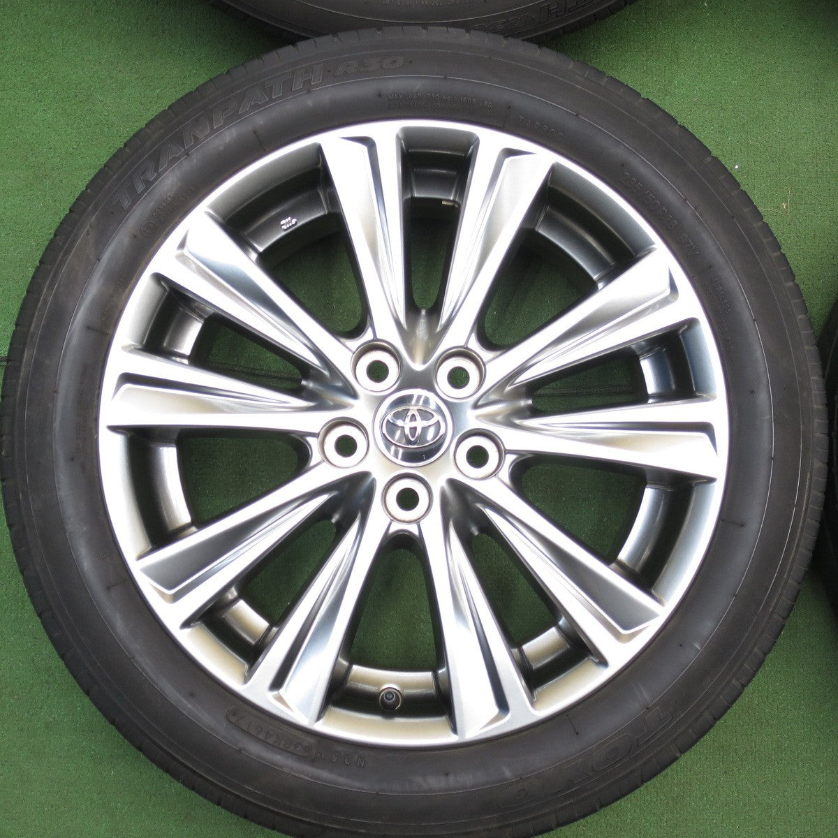 *送料無料* 4本価格★トヨタ 30系 アルファード ヴェルファイア 純正 ハイグロス 235/50R18 トーヨー トランパス R30 PCD114.3/5H★4041604クノ