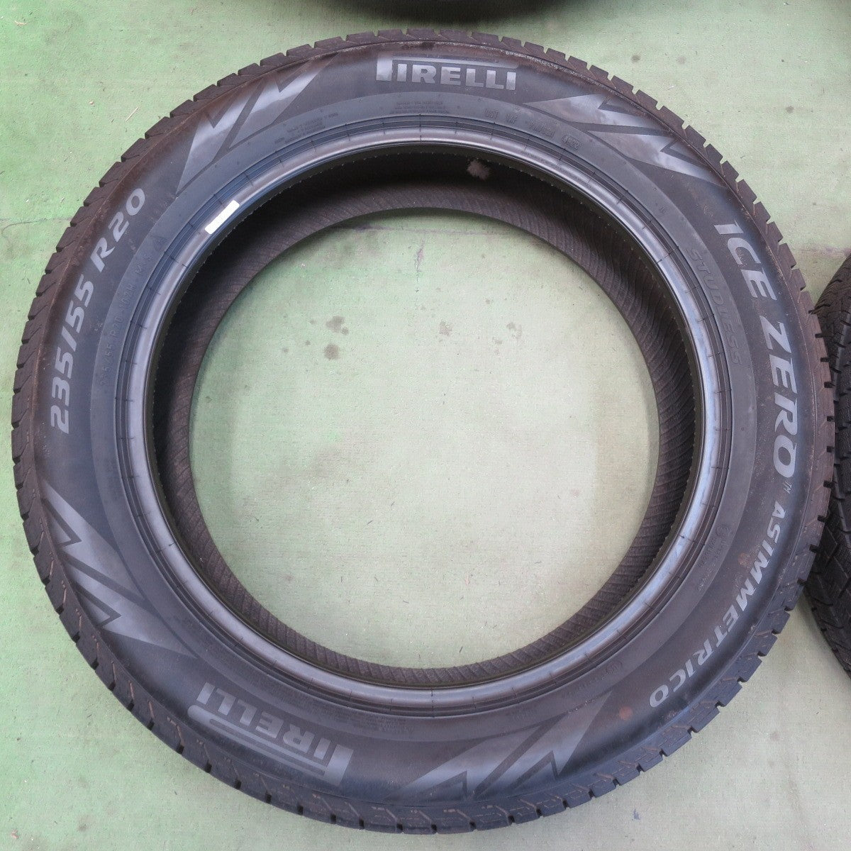 ほぼ未使用！22年★スタッドレス 235/55R20 ピレリ アイスゼロ アシンメトリコ タイヤ 20インチ レクサス NX RX 等★6051510イスタ